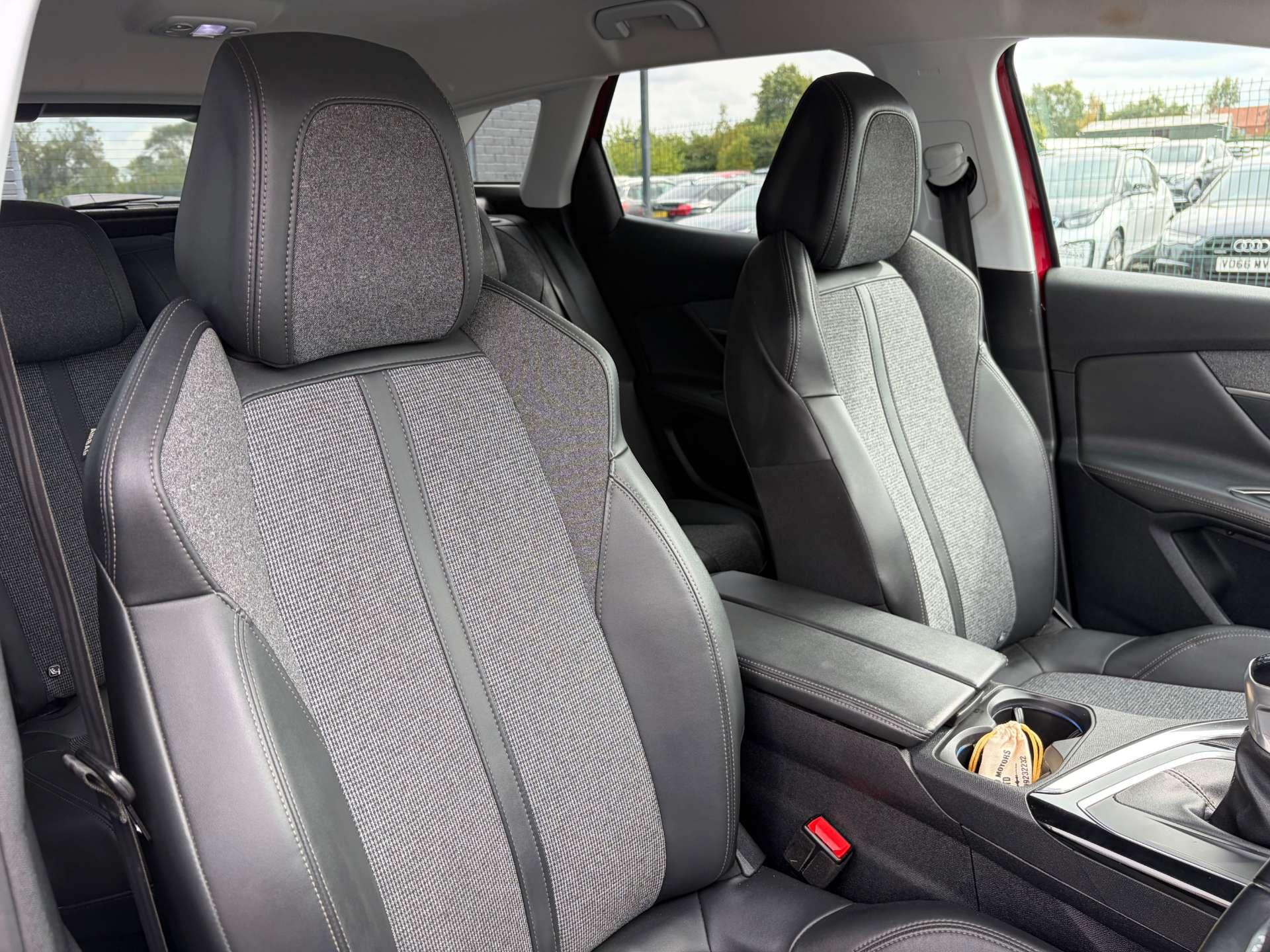 Peugeot 3008 view 36