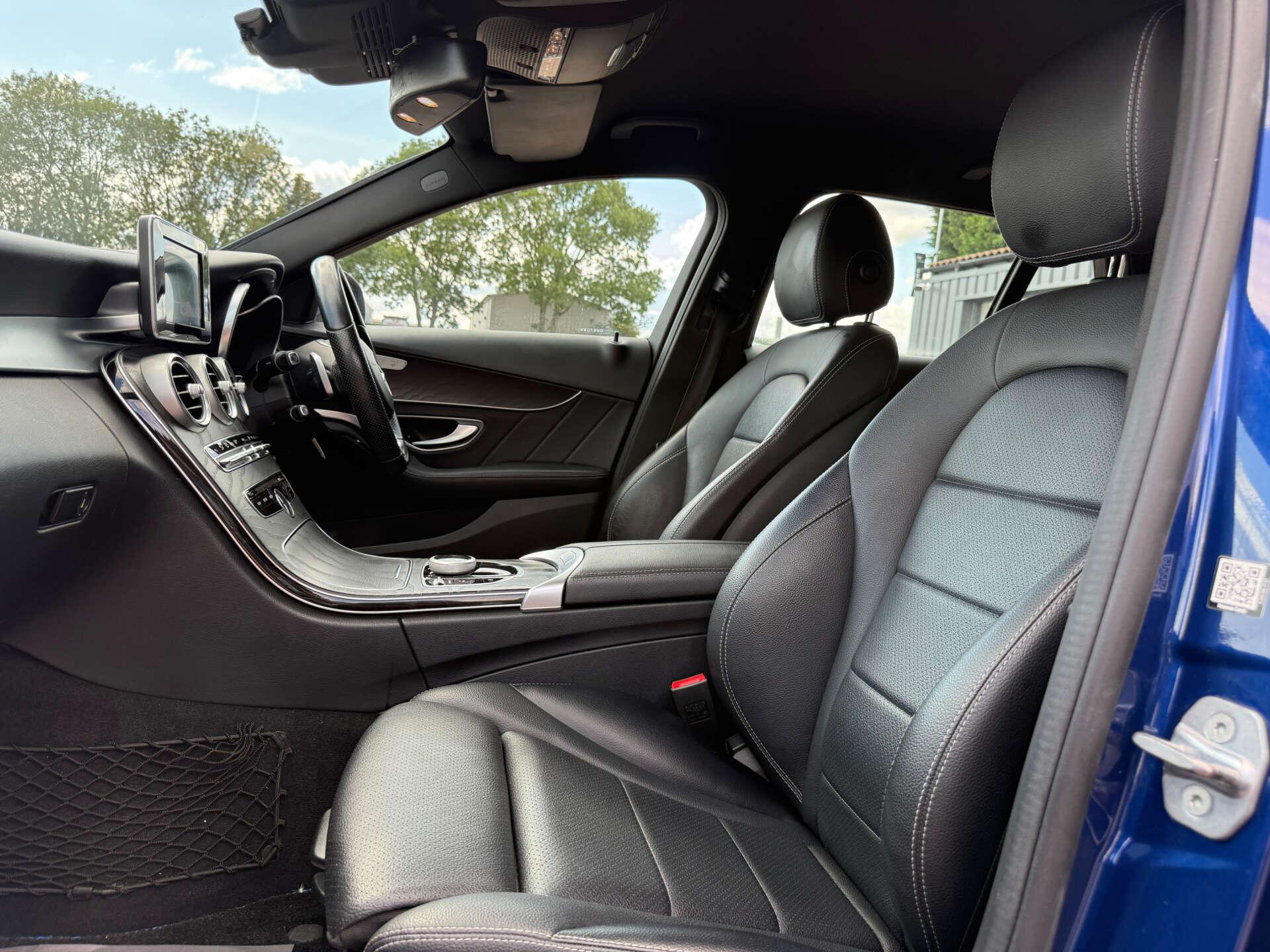 Mercedes-Benz C-Class view 82