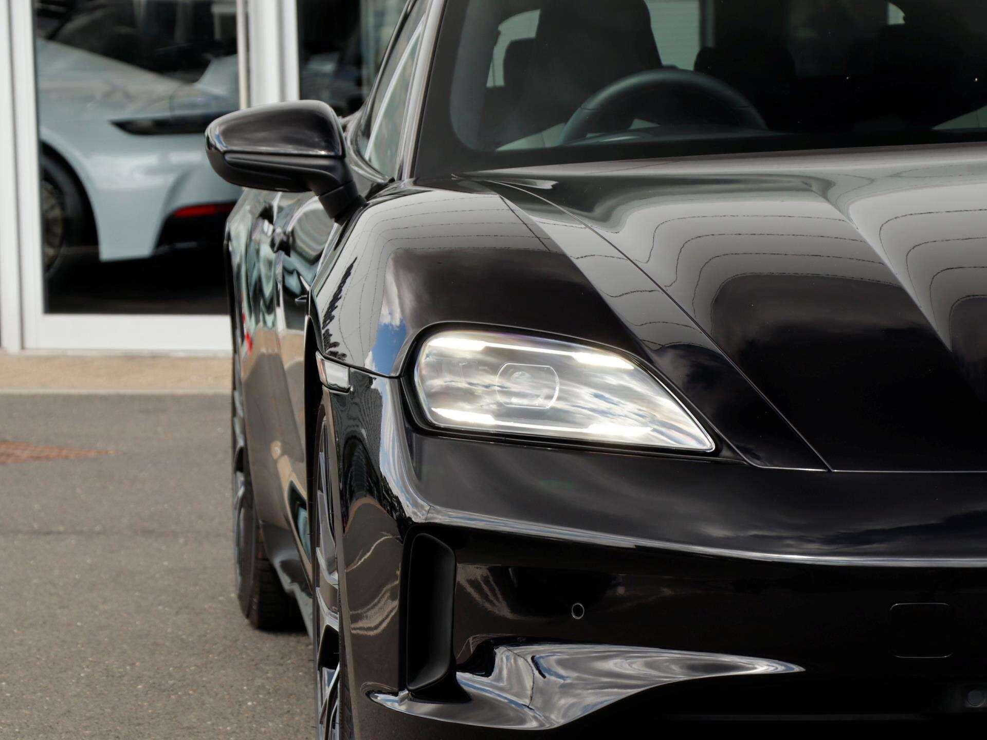 Porsche Taycan view 32