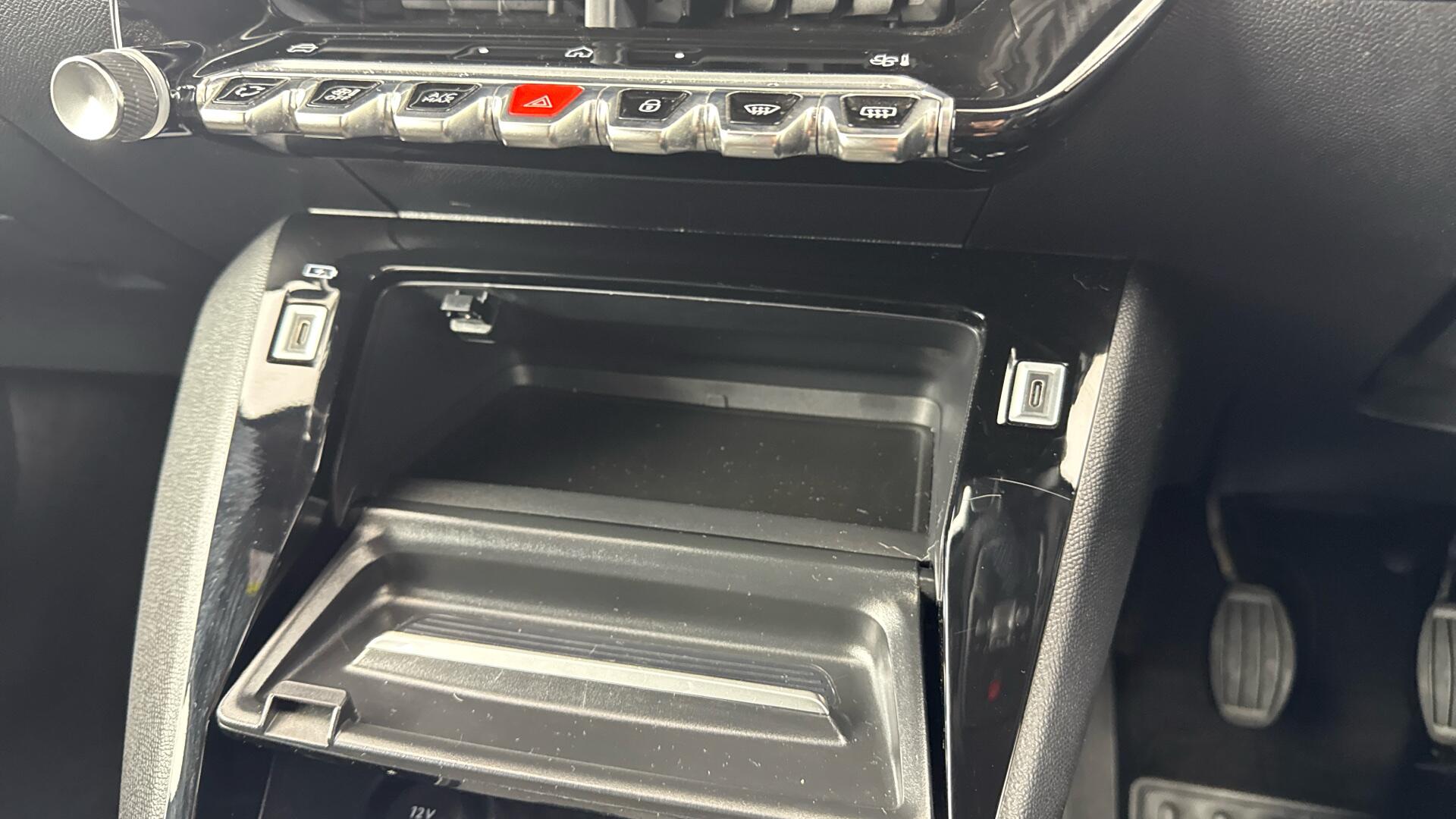Peugeot 2008 view 35