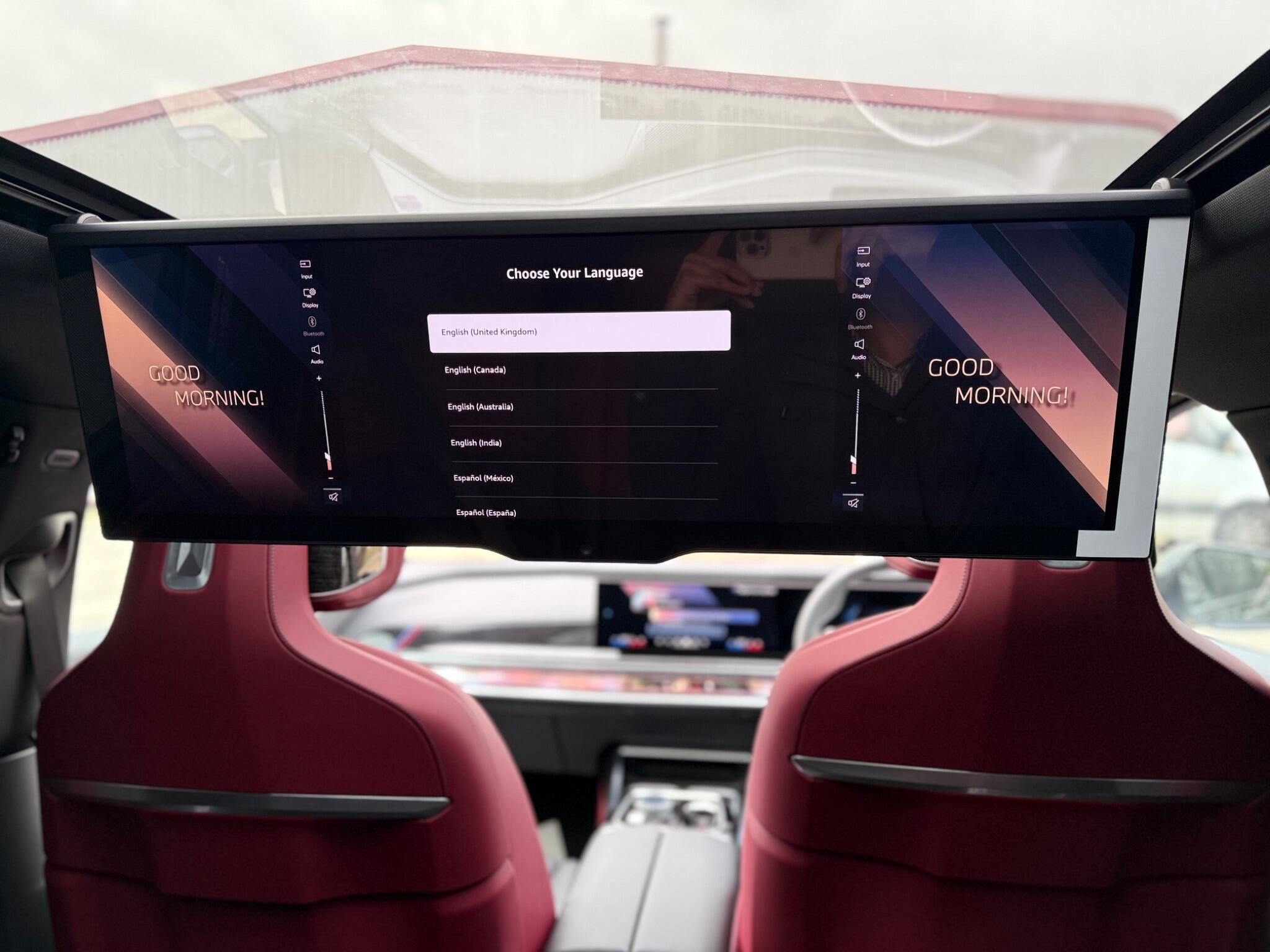 BMW 7 Series view 26