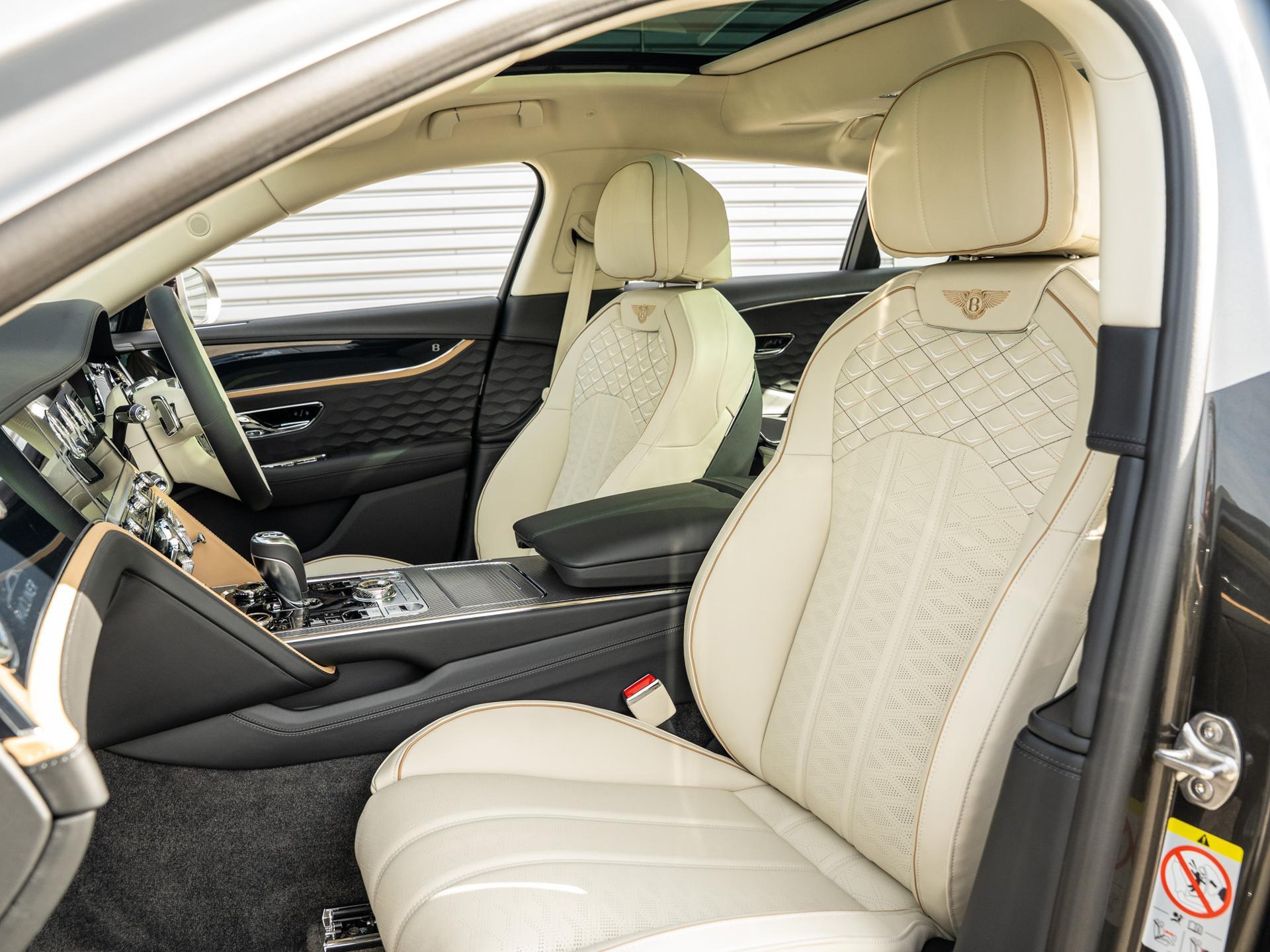 Bentley Flying Spur view 23