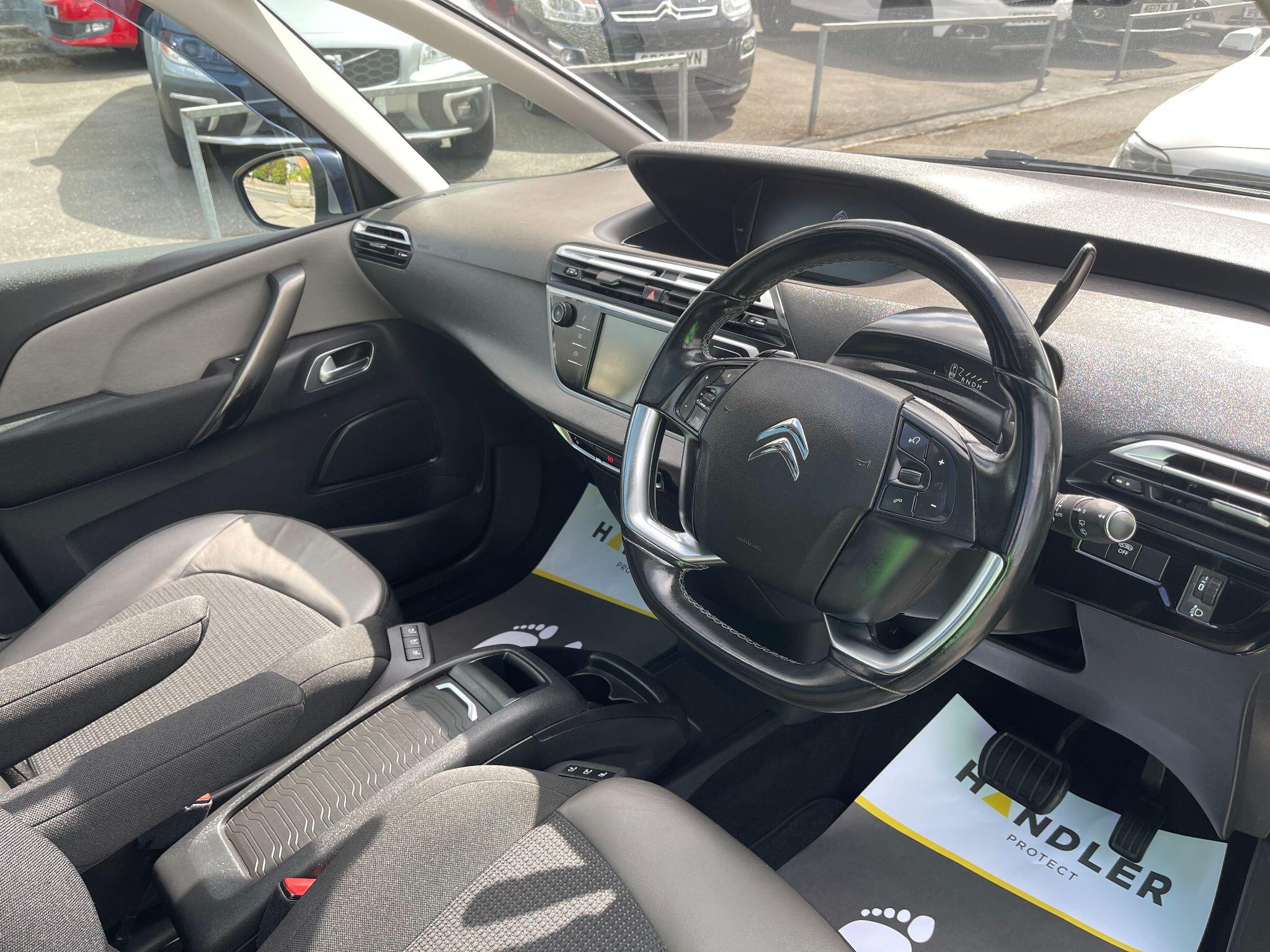 Citroen Grand C4 Spacetourer view 32