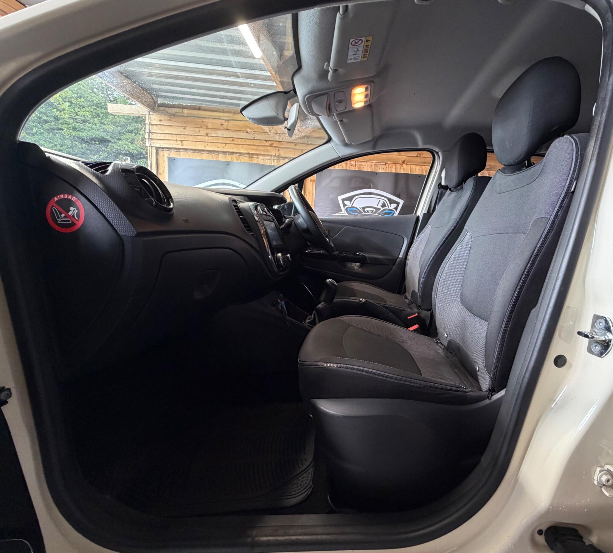 Renault Captur view 32
