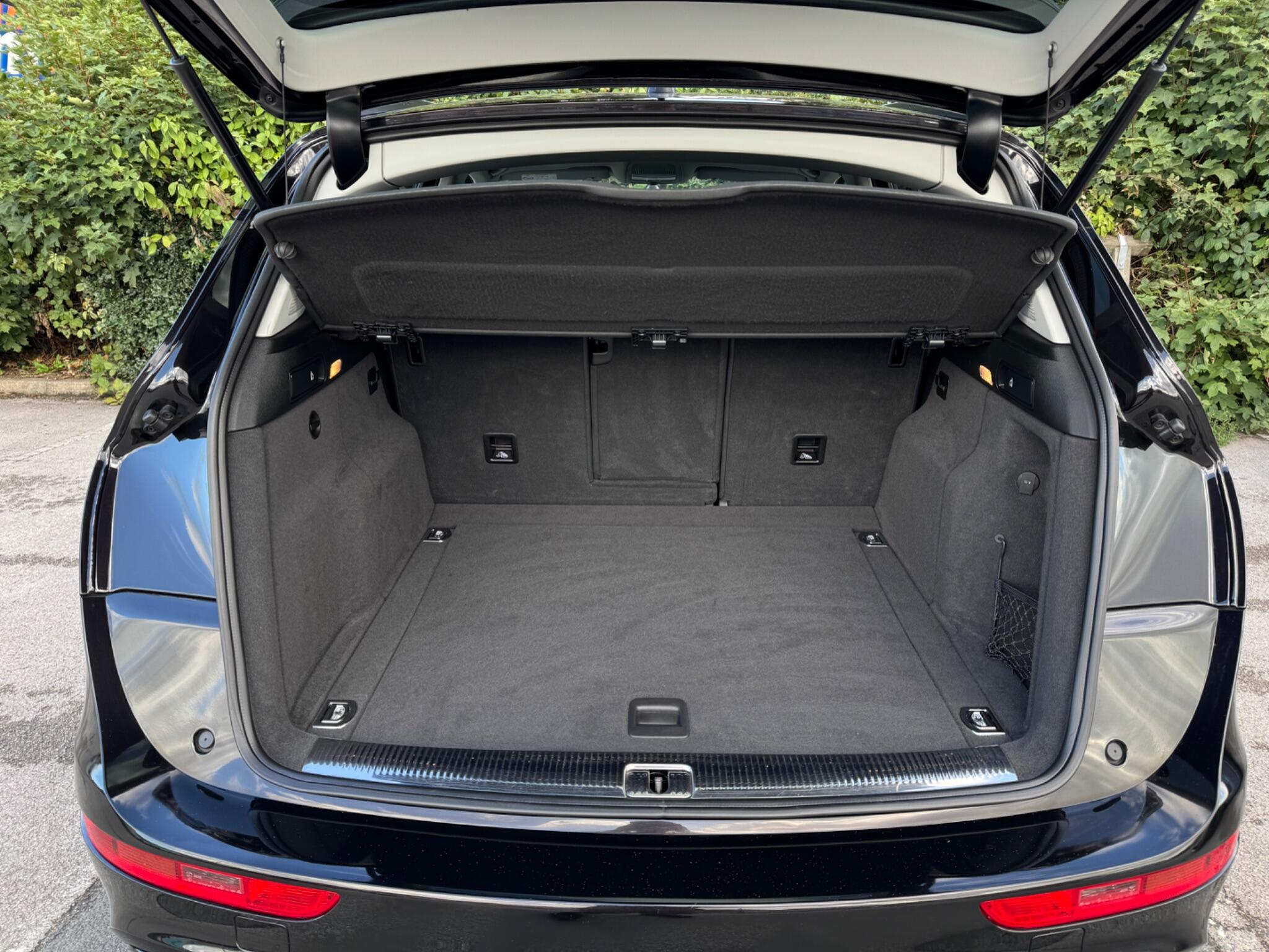 Audi SQ5 view 35