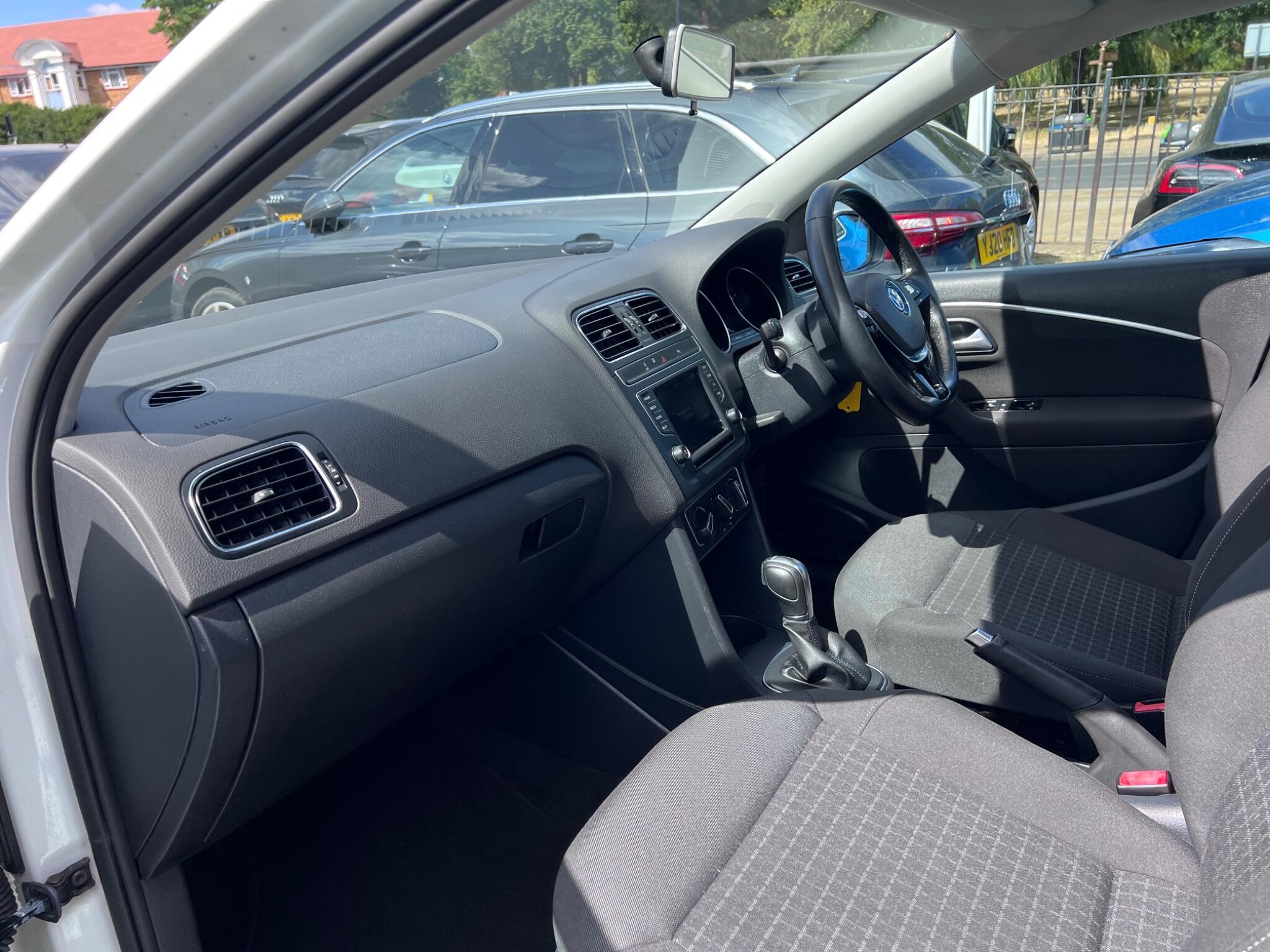 Volkswagen Polo view 35