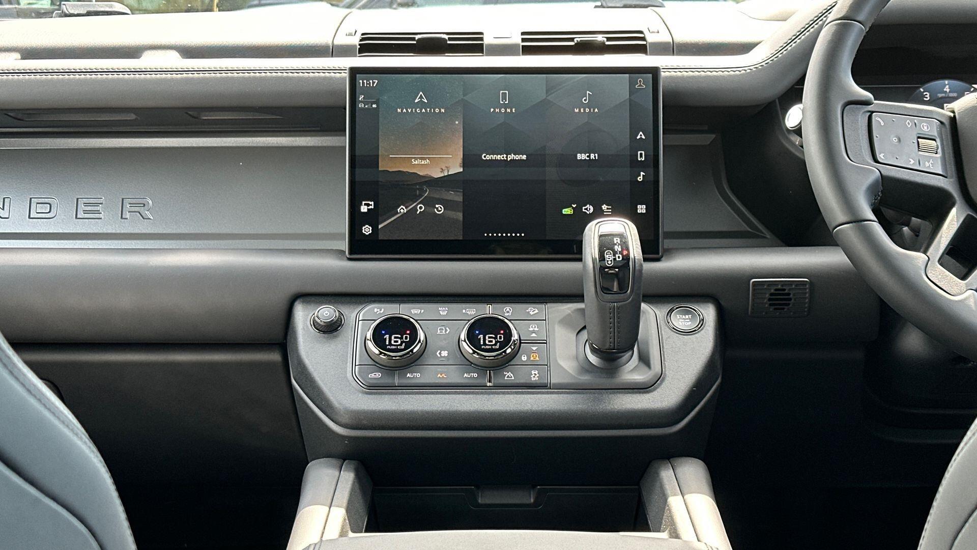 Land Rover Defender view 21