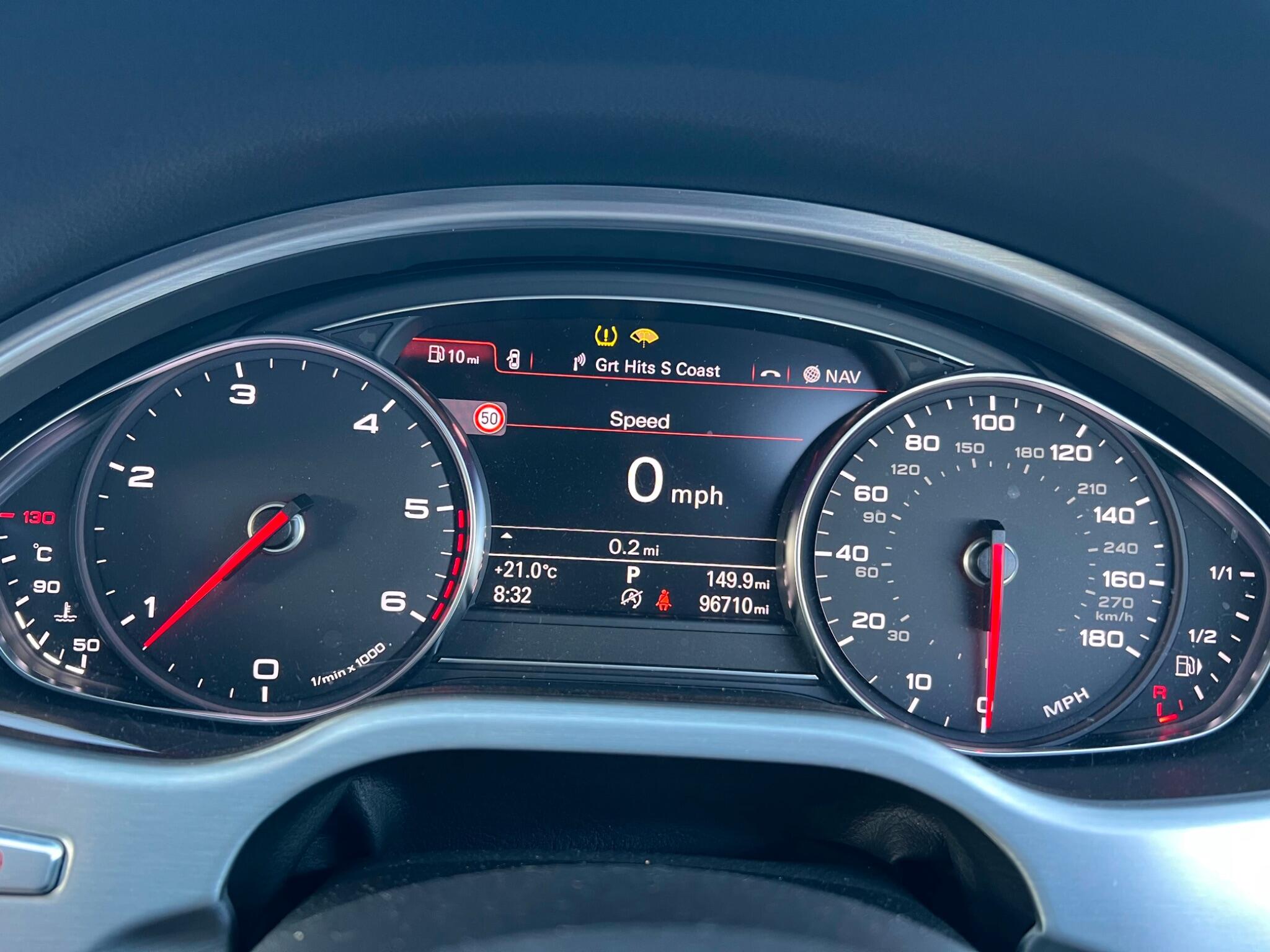 Audi A8 view 8