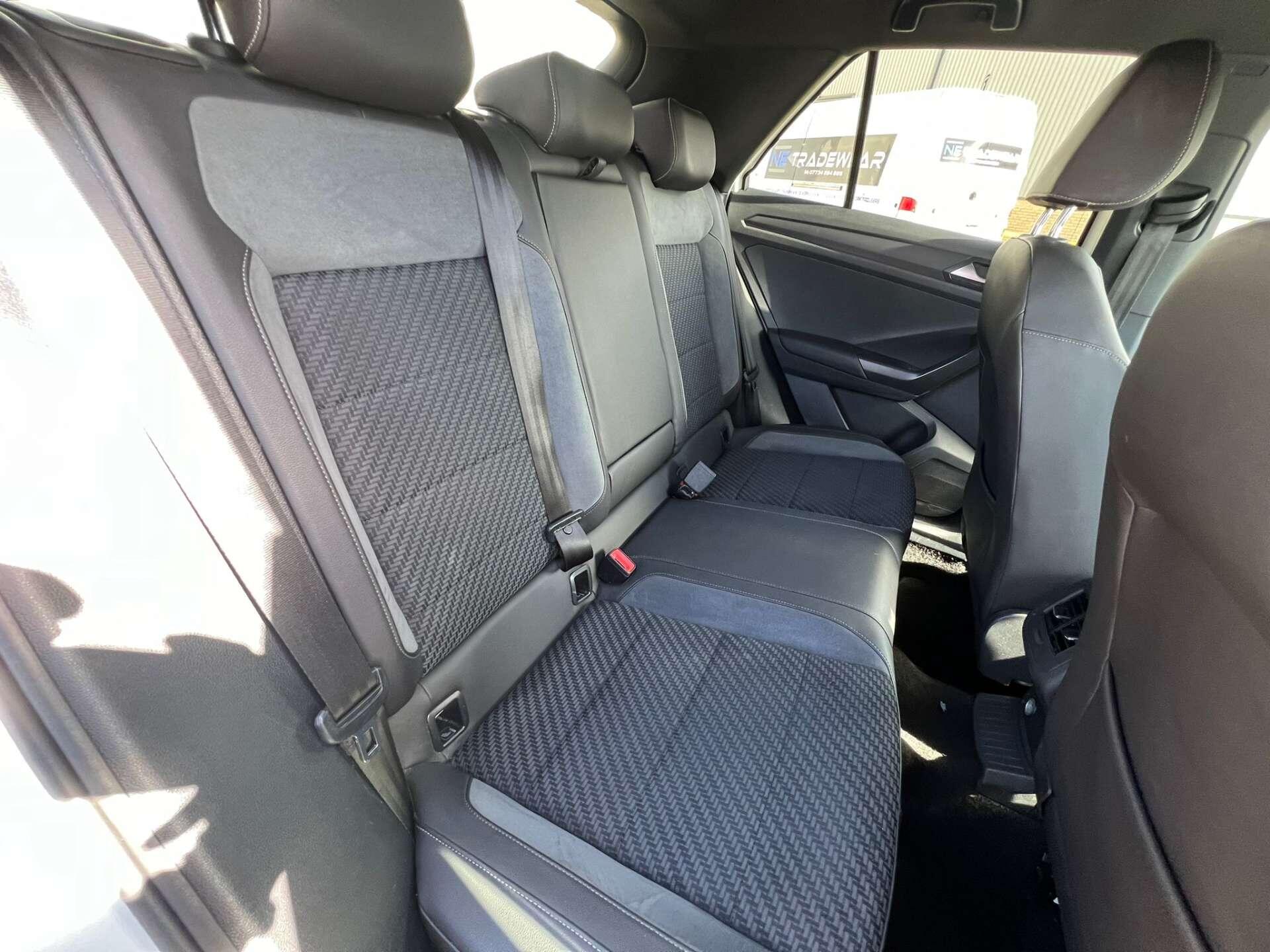 Volkswagen T-Roc view 23