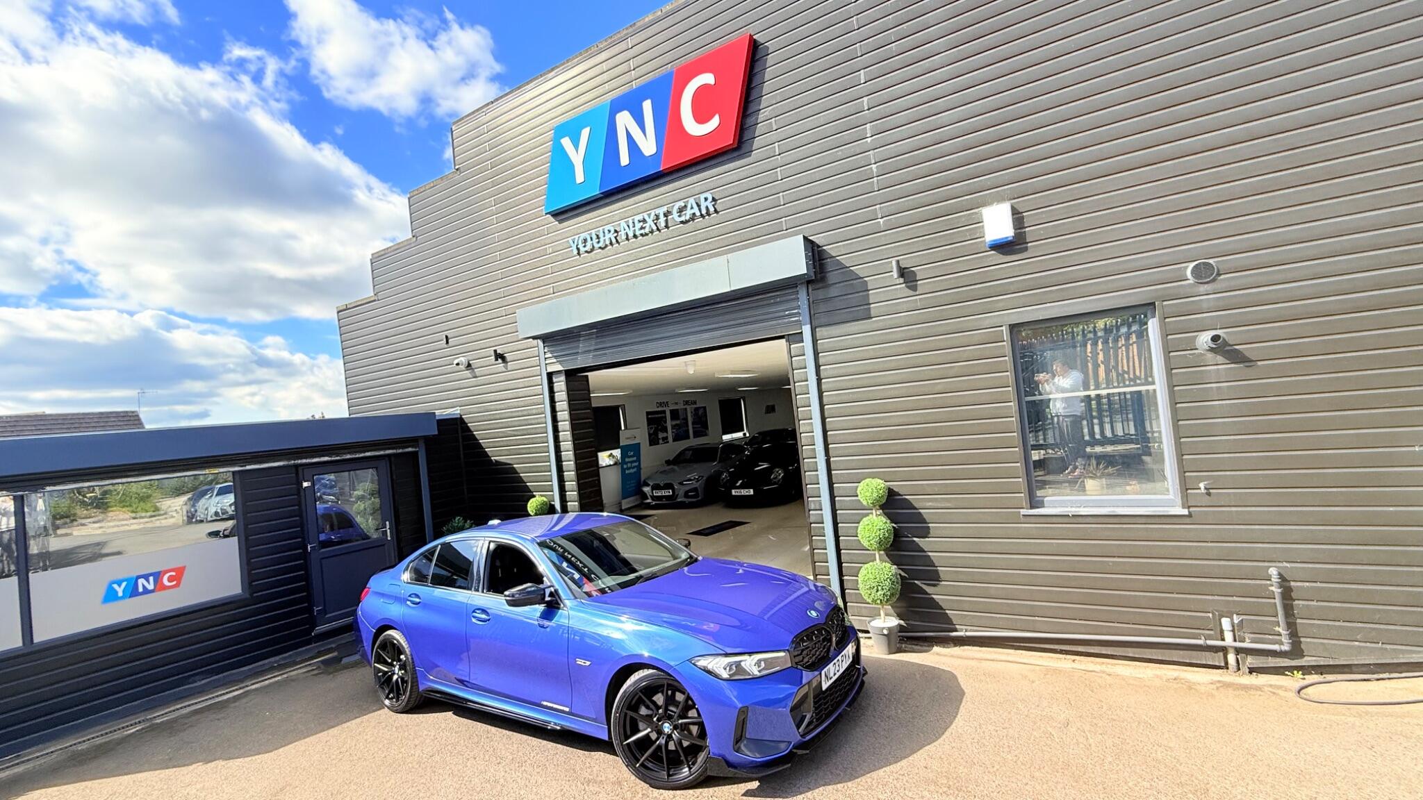 BMW 3 Series view 6