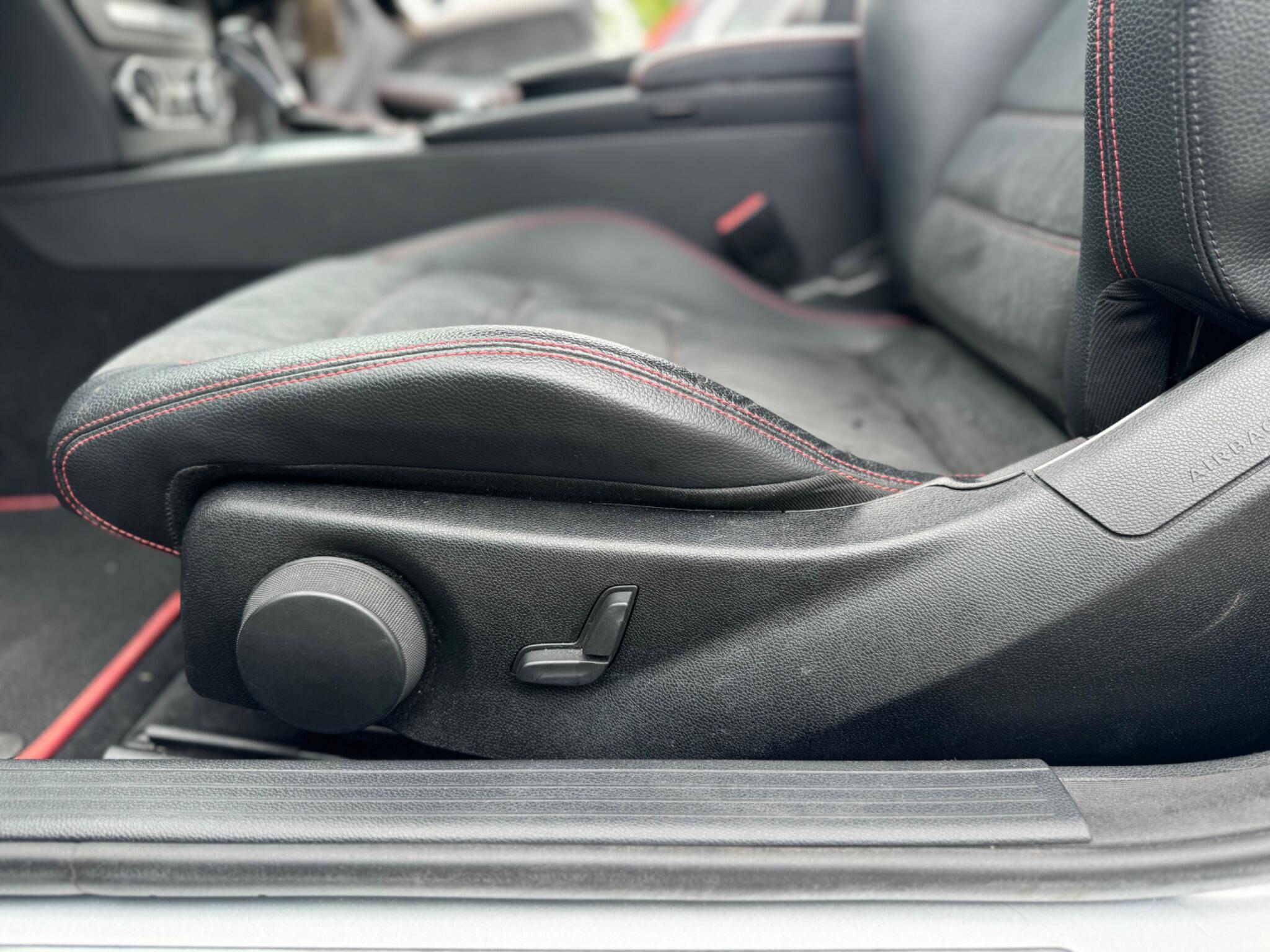 Mercedes-Benz C-Class view 52