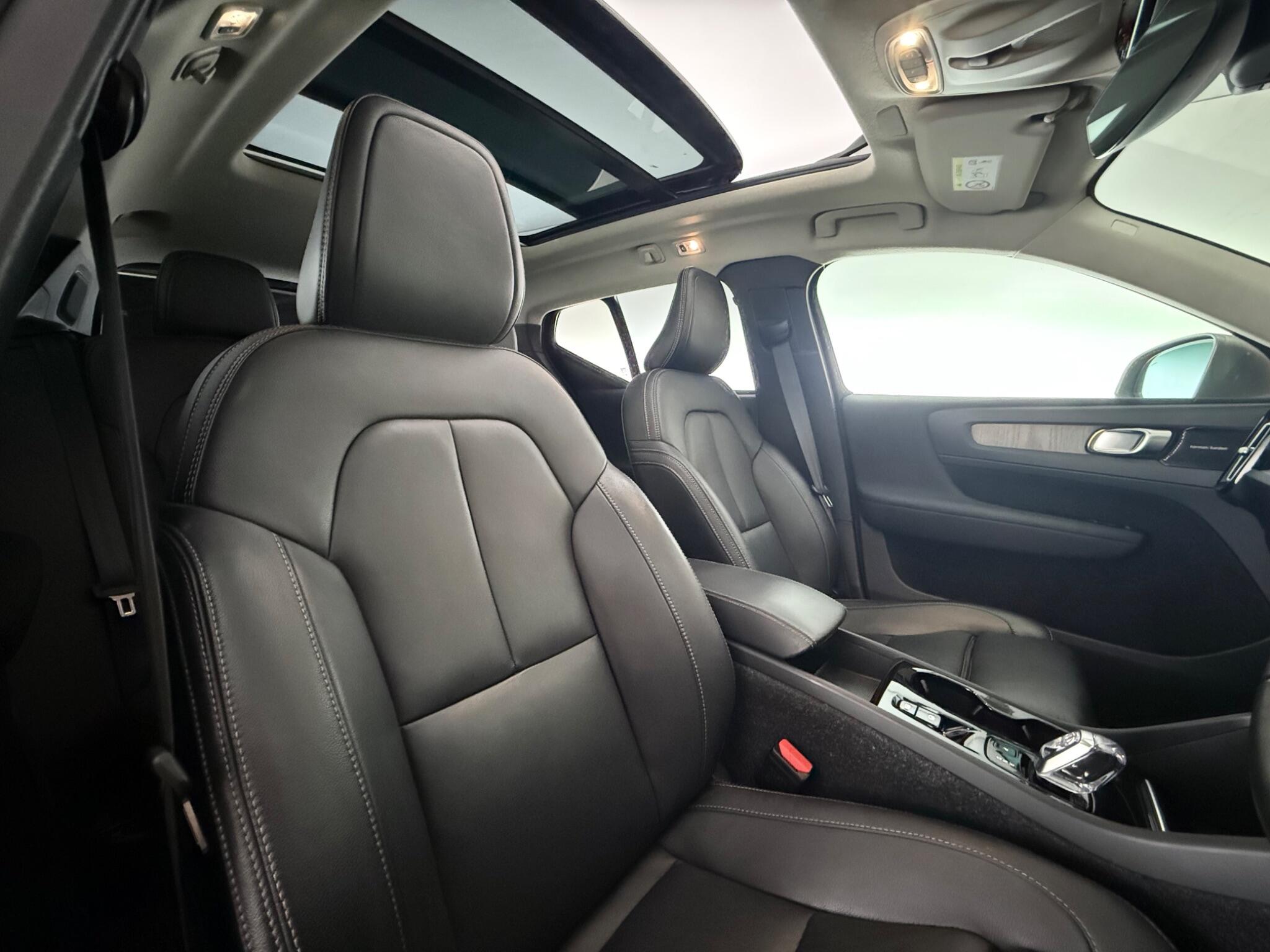 Volvo XC40 view 29