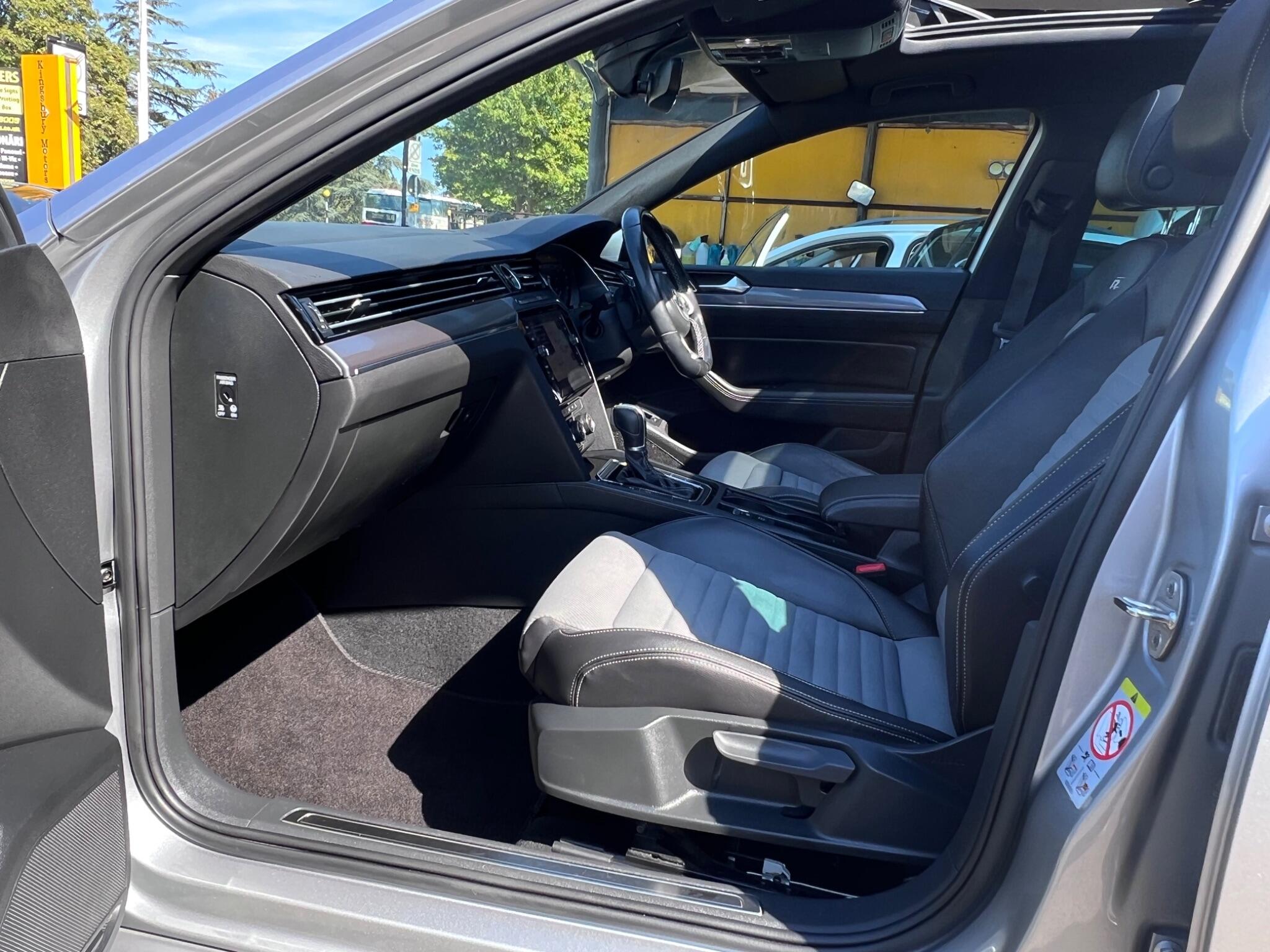 Volkswagen Passat view 36