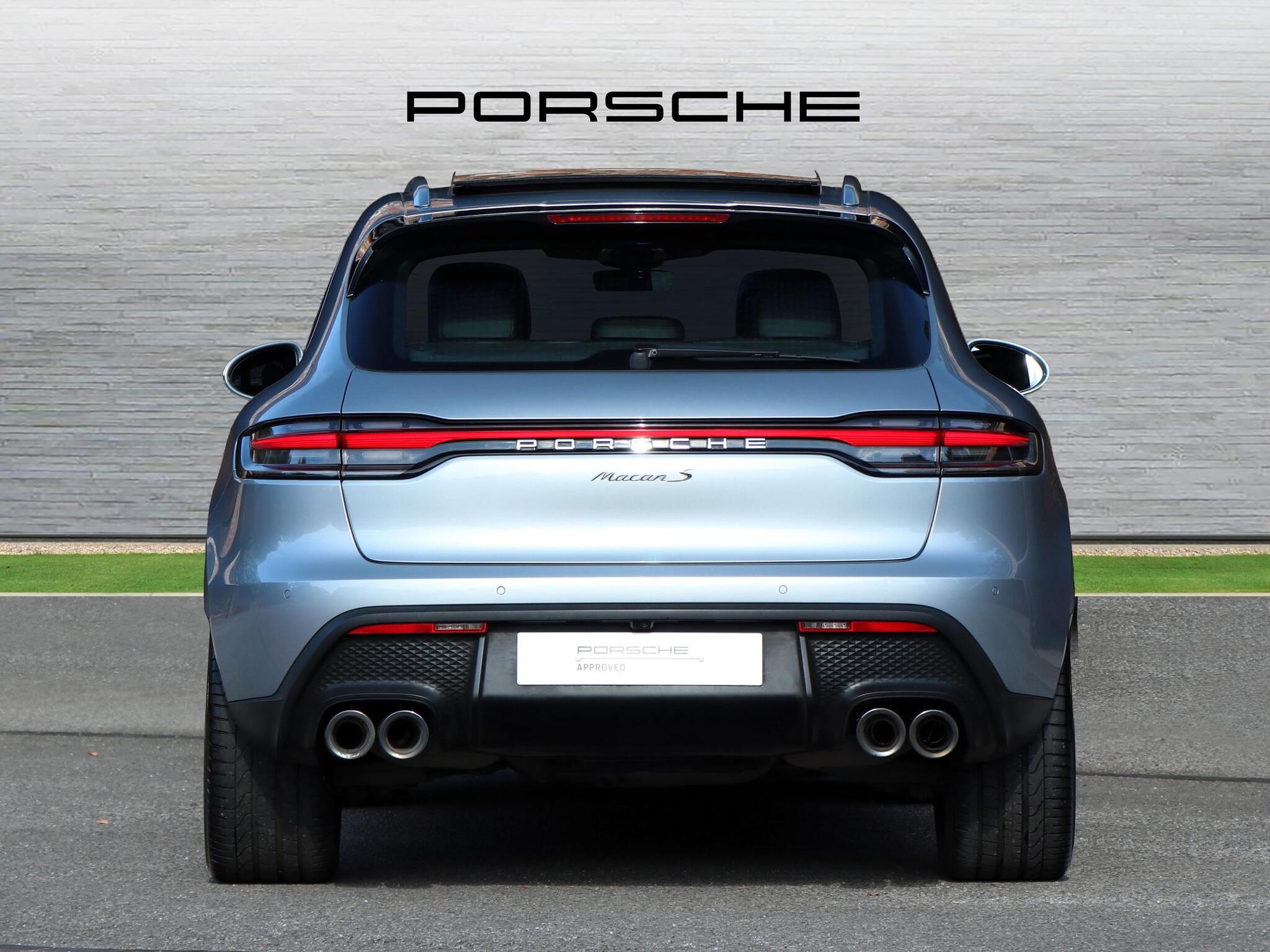 Porsche Macan view 8