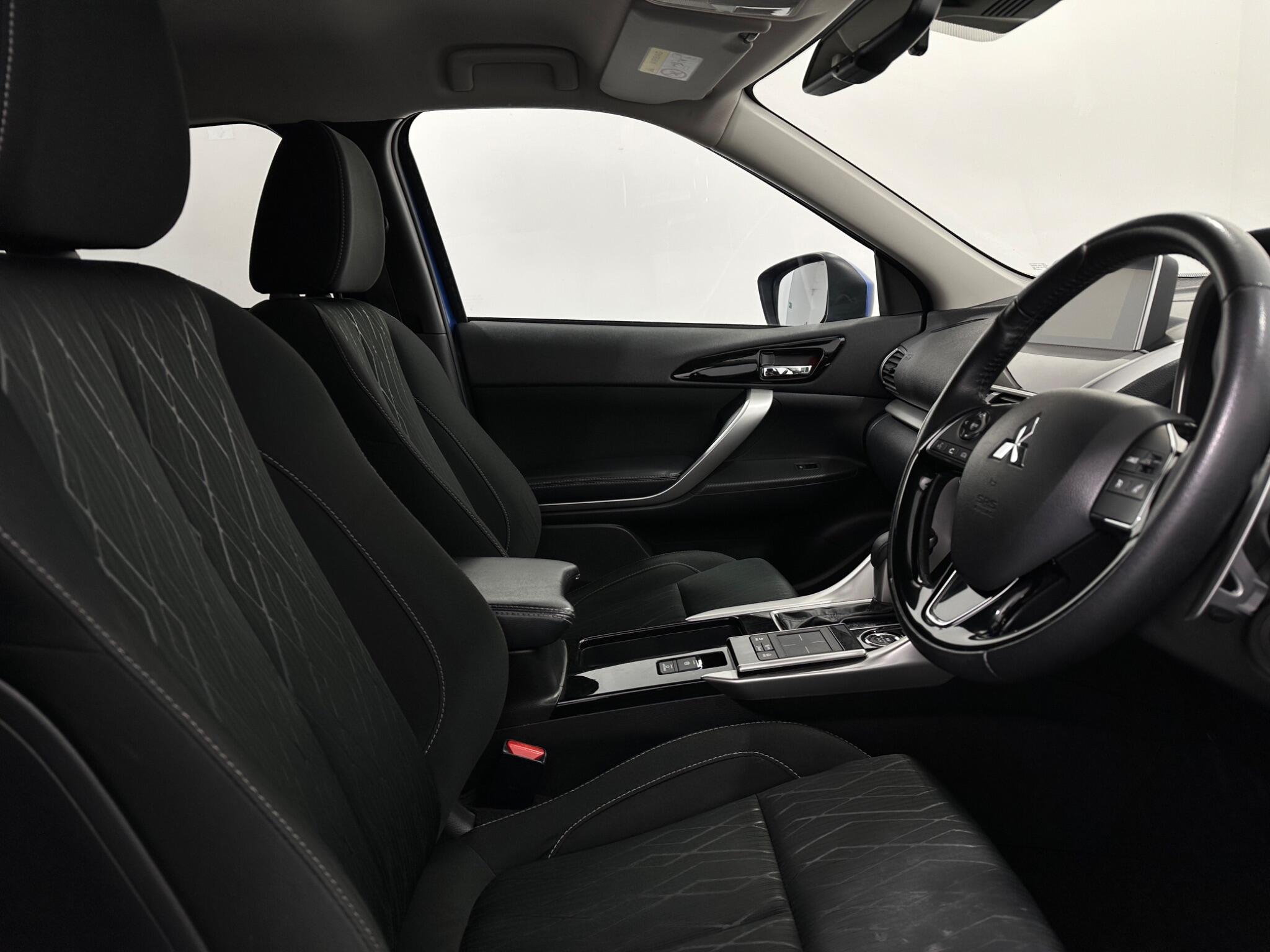 Mitsubishi Eclipse Cross view 32
