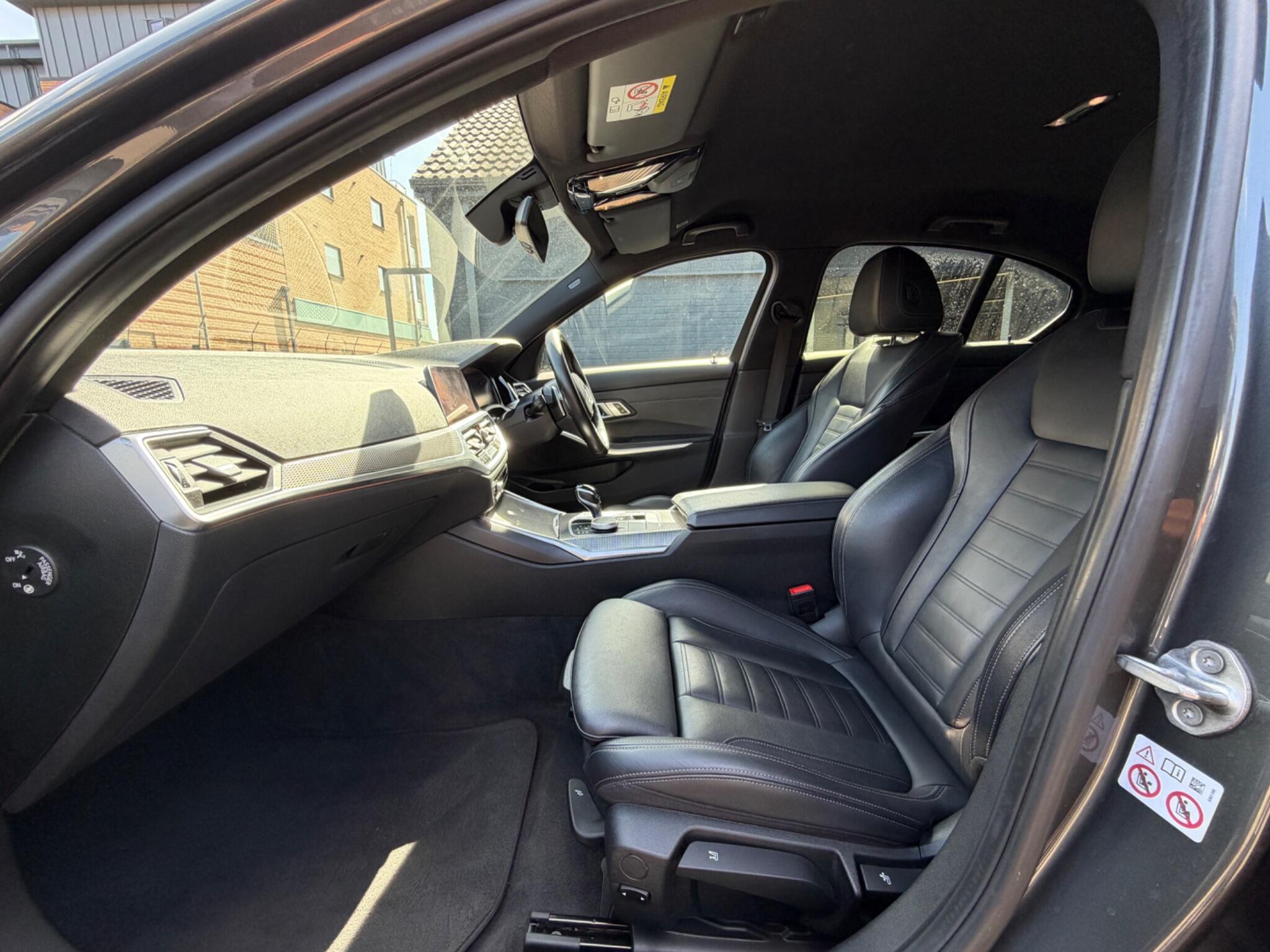 BMW 3 Series view 17