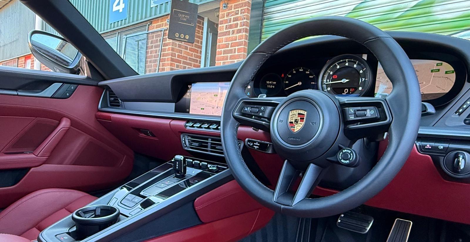 Porsche 911 view 12