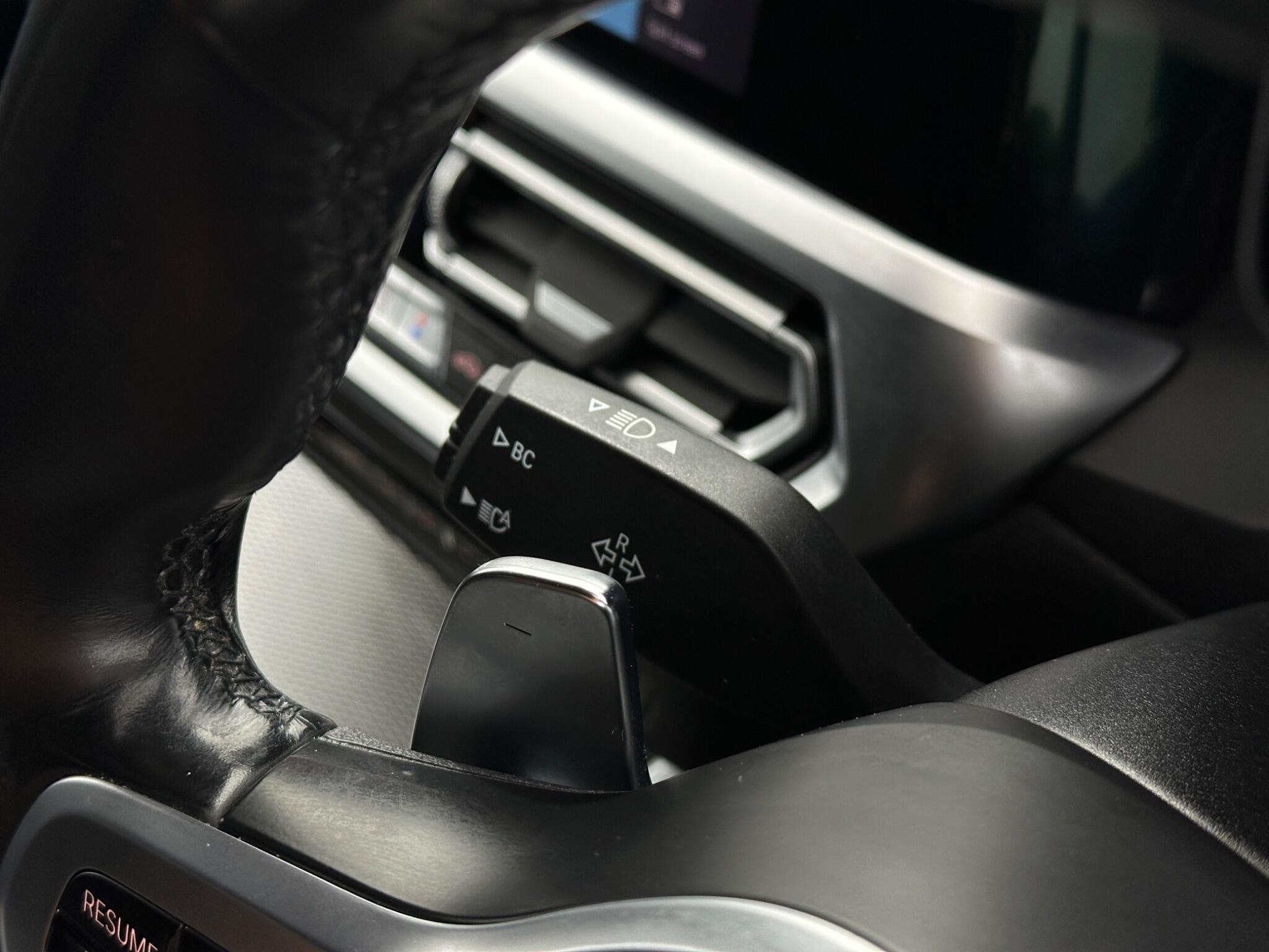BMW 3 Series view 14