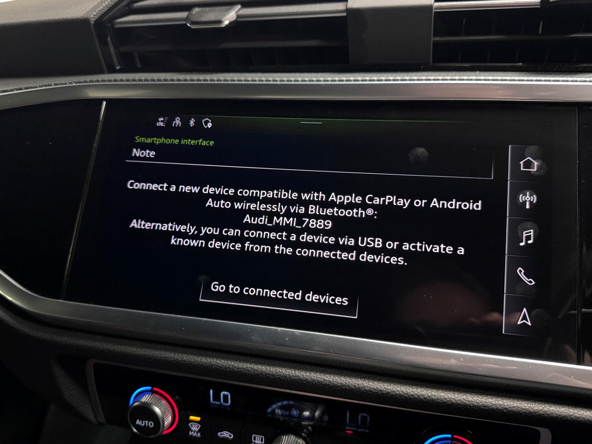 Audi Q3 view 7