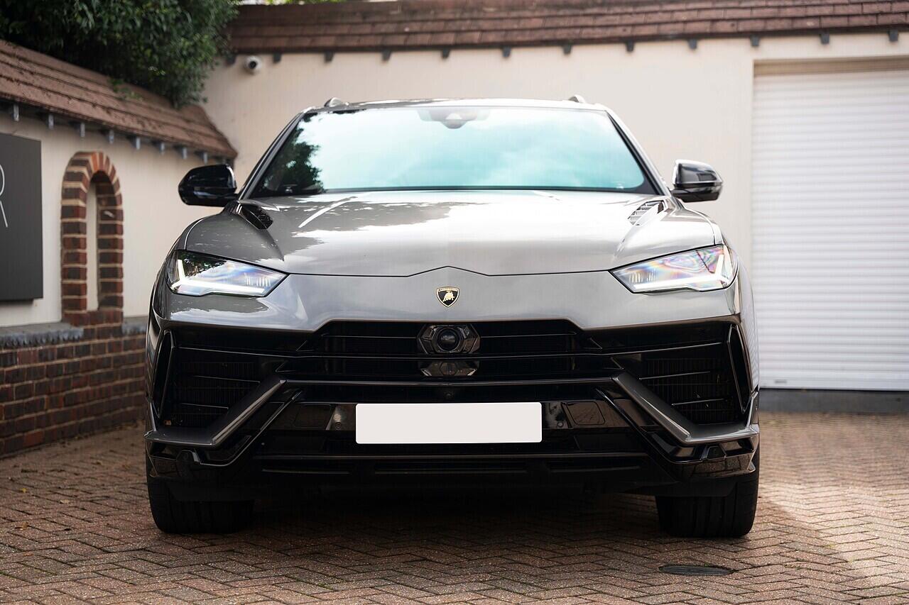 Lamborghini Urus view 2