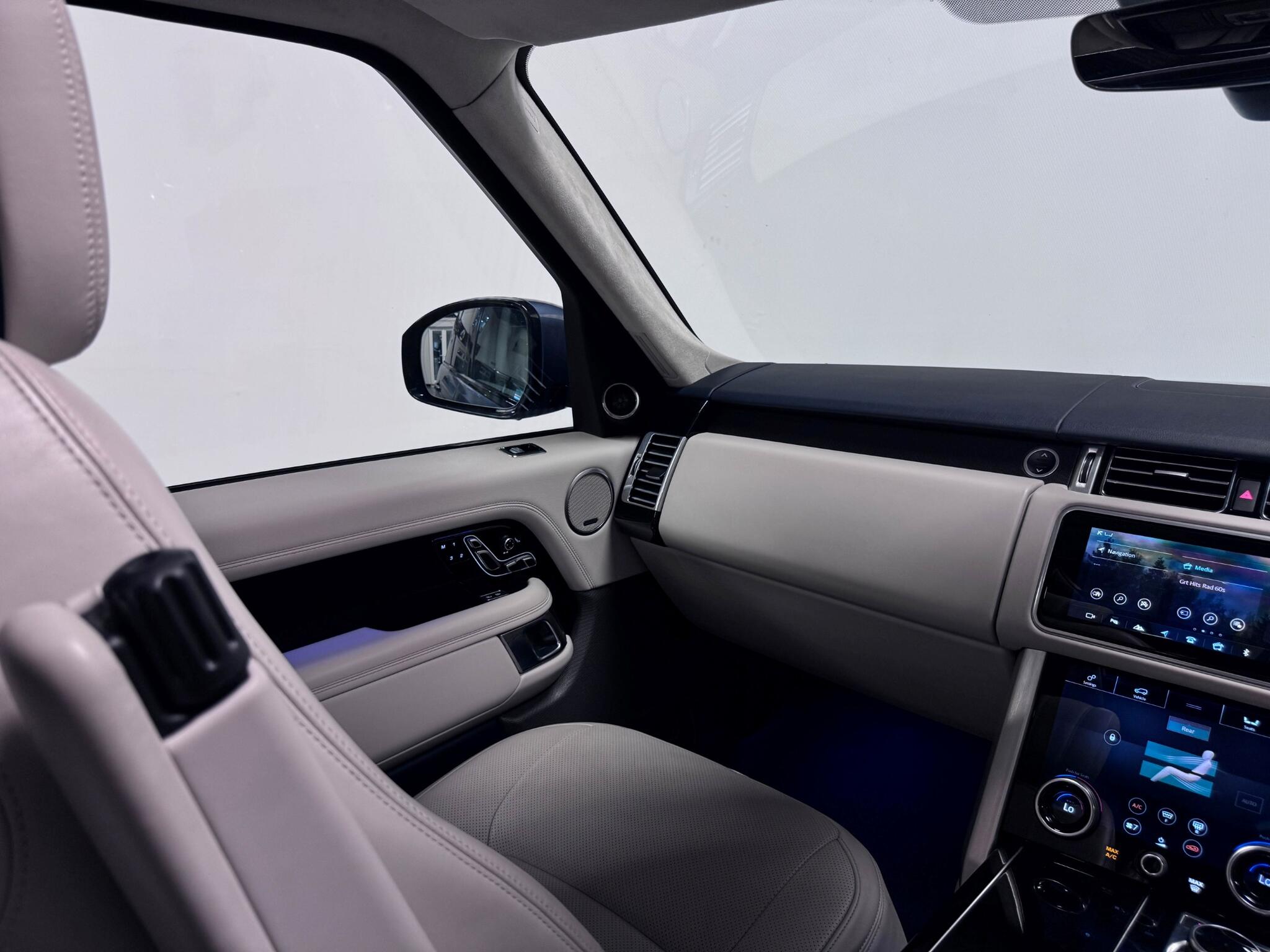 Land Rover Range Rover view 35
