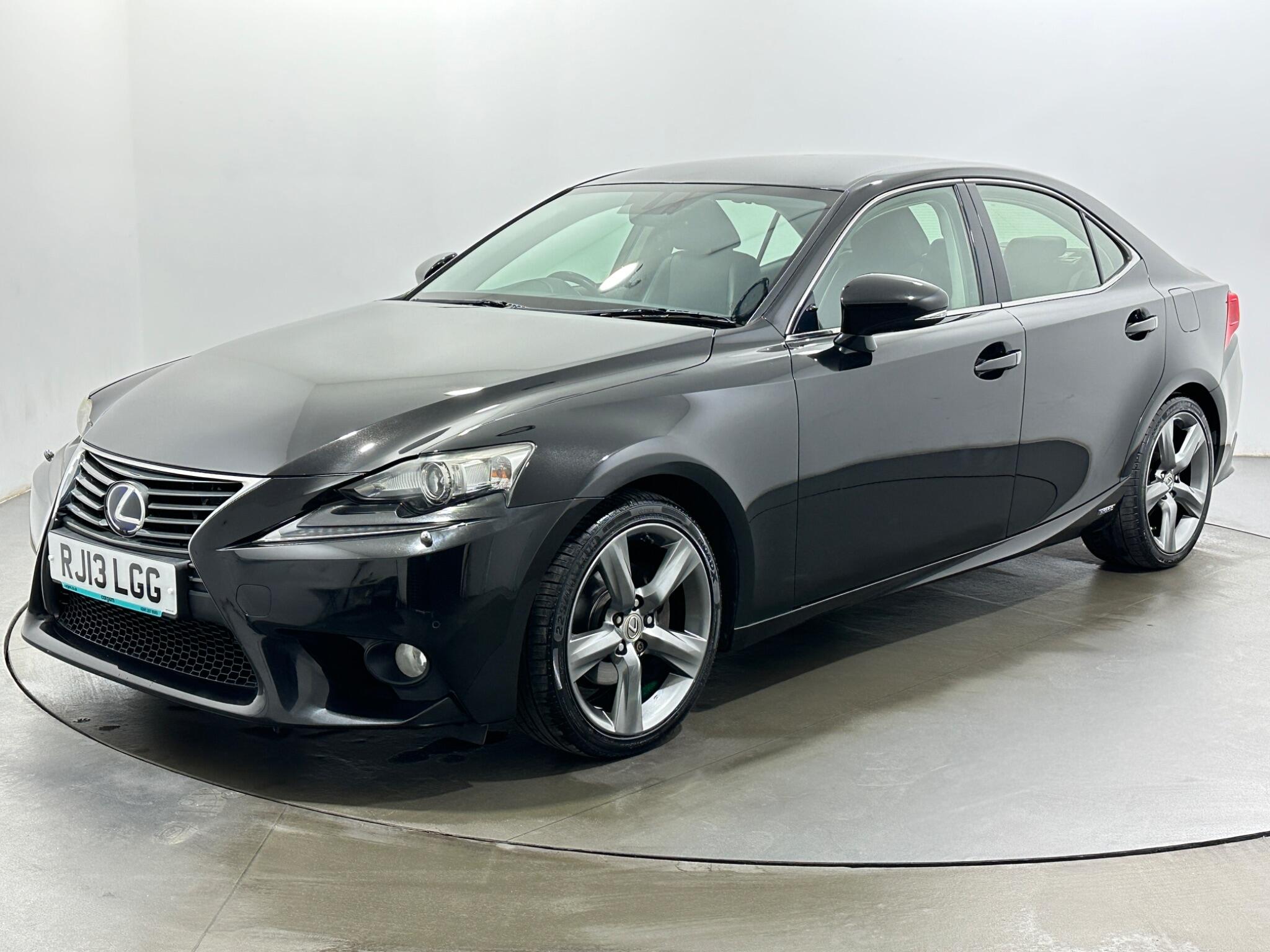 Lexus Is view 4