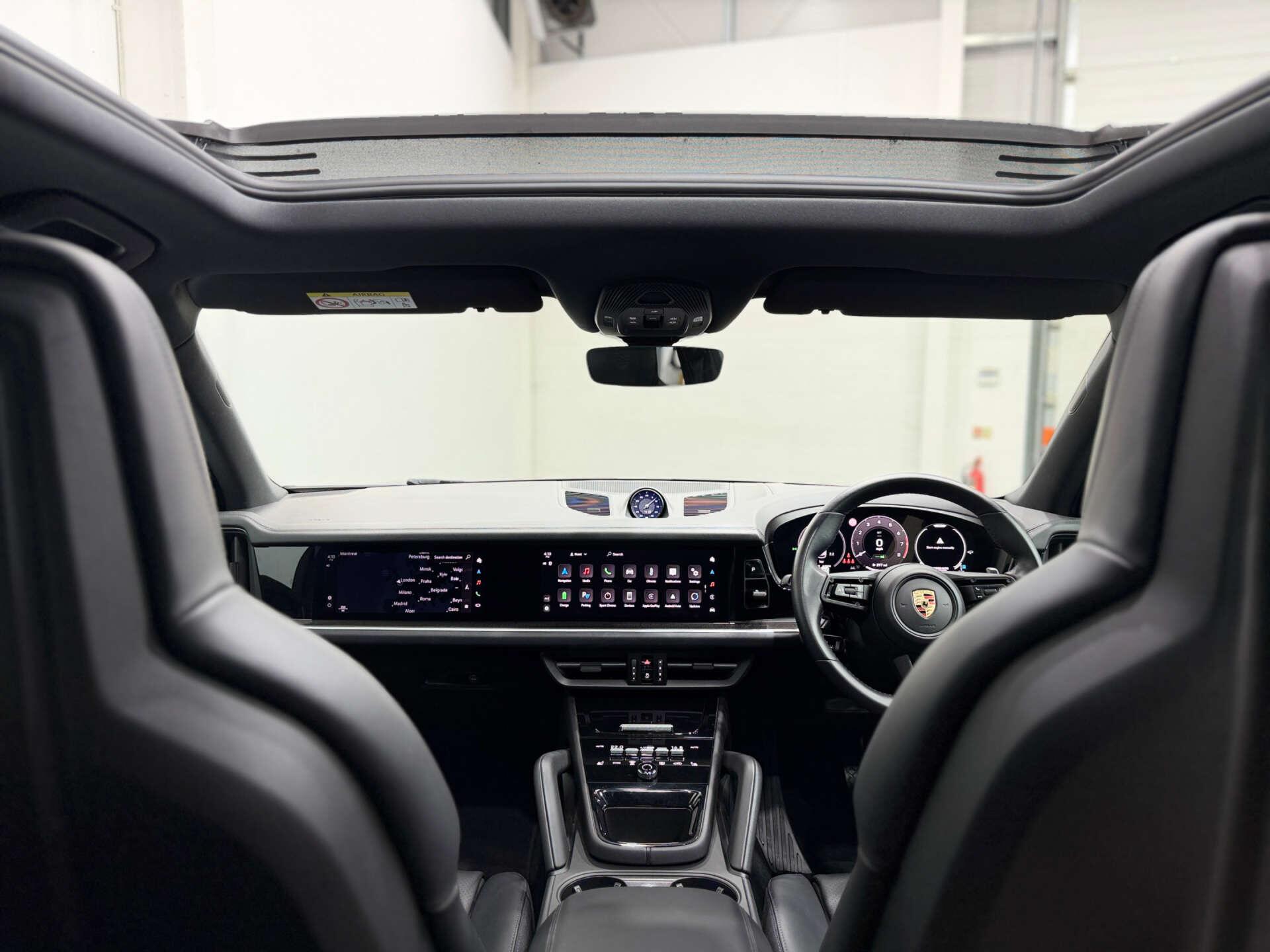 Porsche Cayenne view 18