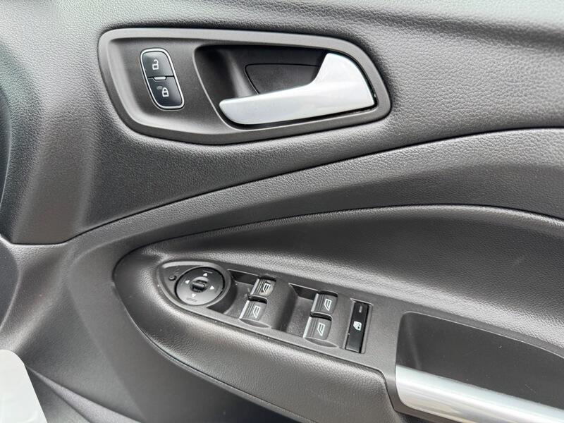 Ford Kuga view 38