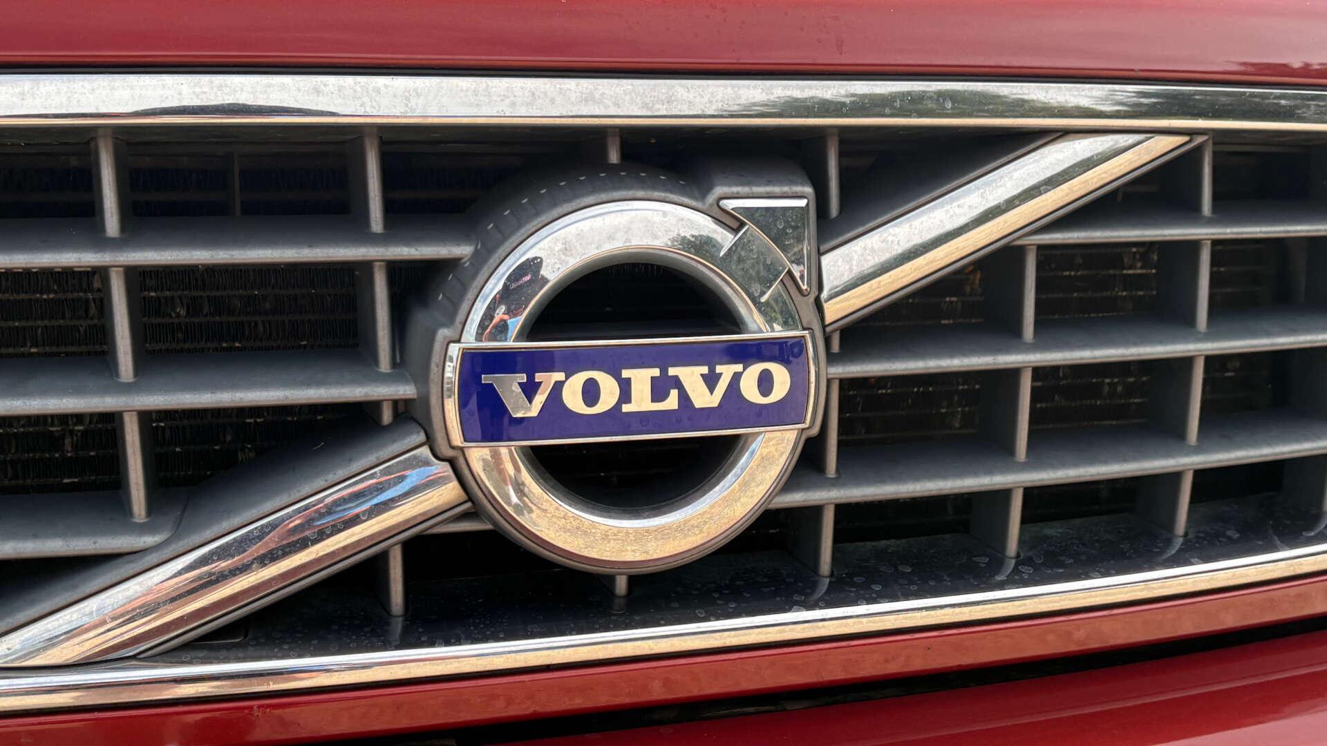 Volvo XC90 view 38