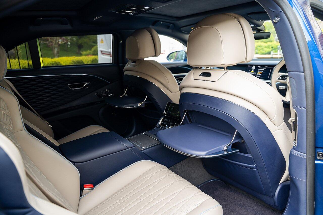 Bentley Flying Spur view 61