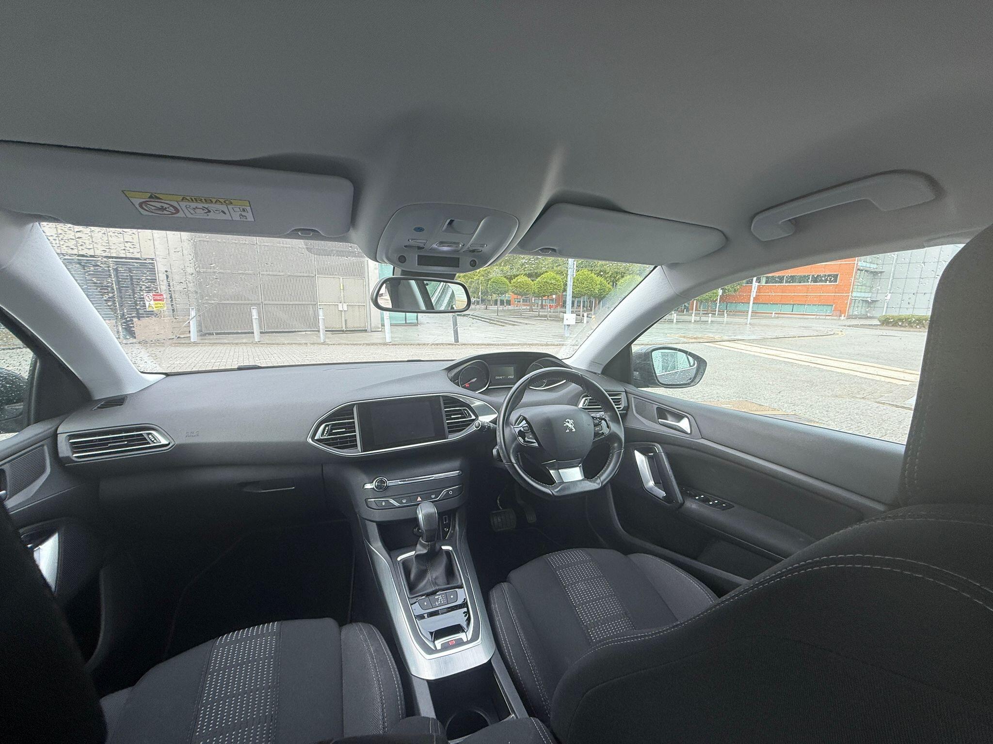 2017 Peugeot 308 1.2 PureTech Allure EAT Euro 6 (s/s) 5dr • 55,500 miles image 5