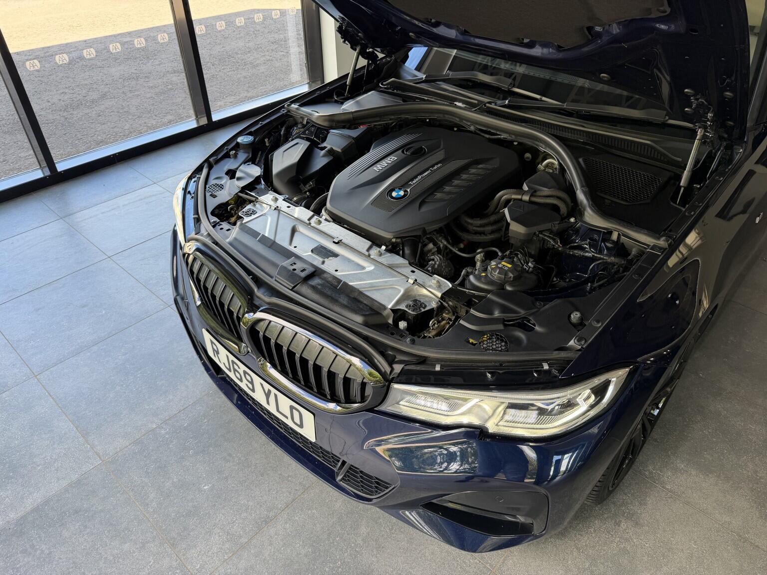 BMW 3 Series view 55