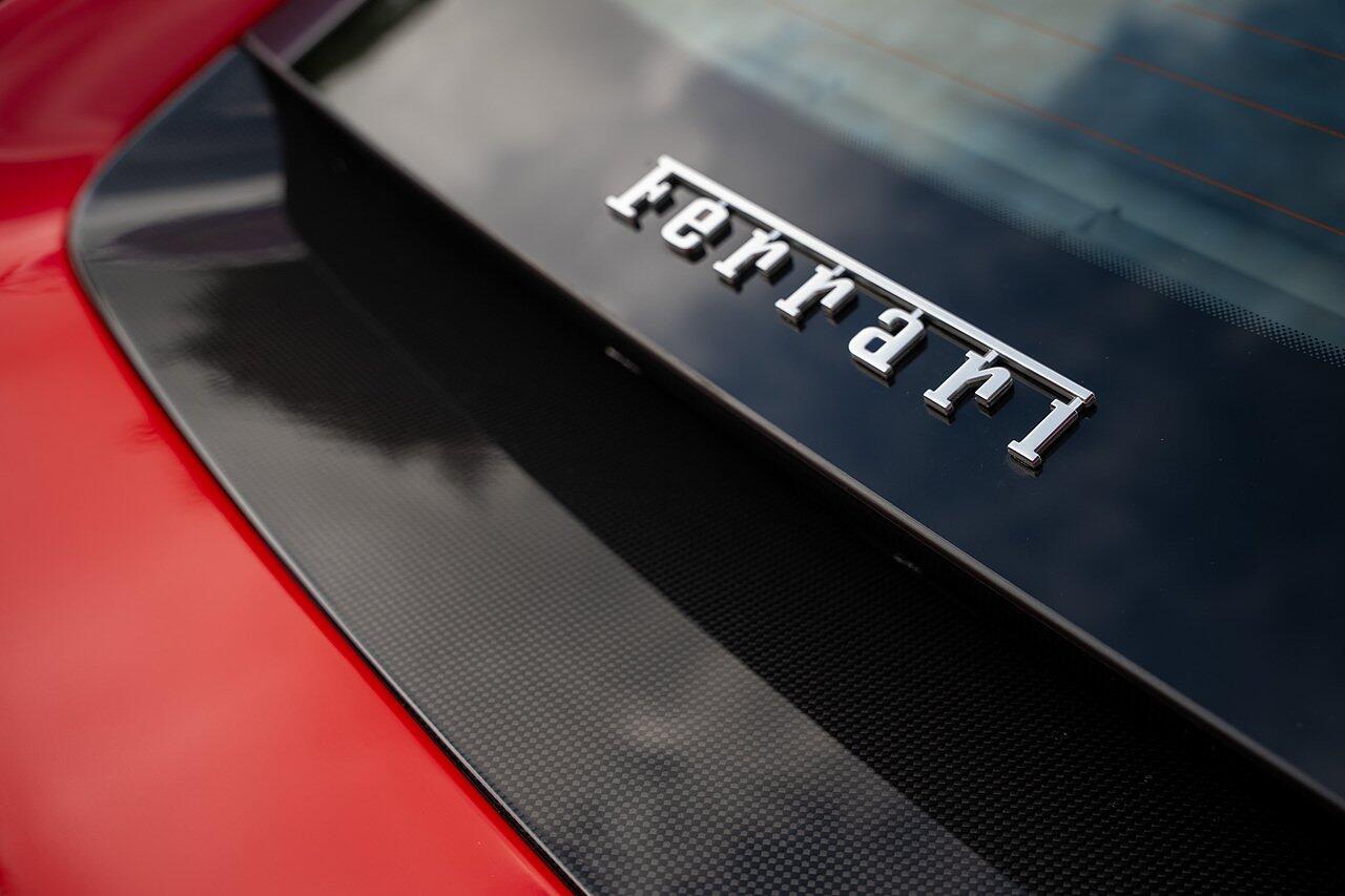 Ferrari 812 view 113