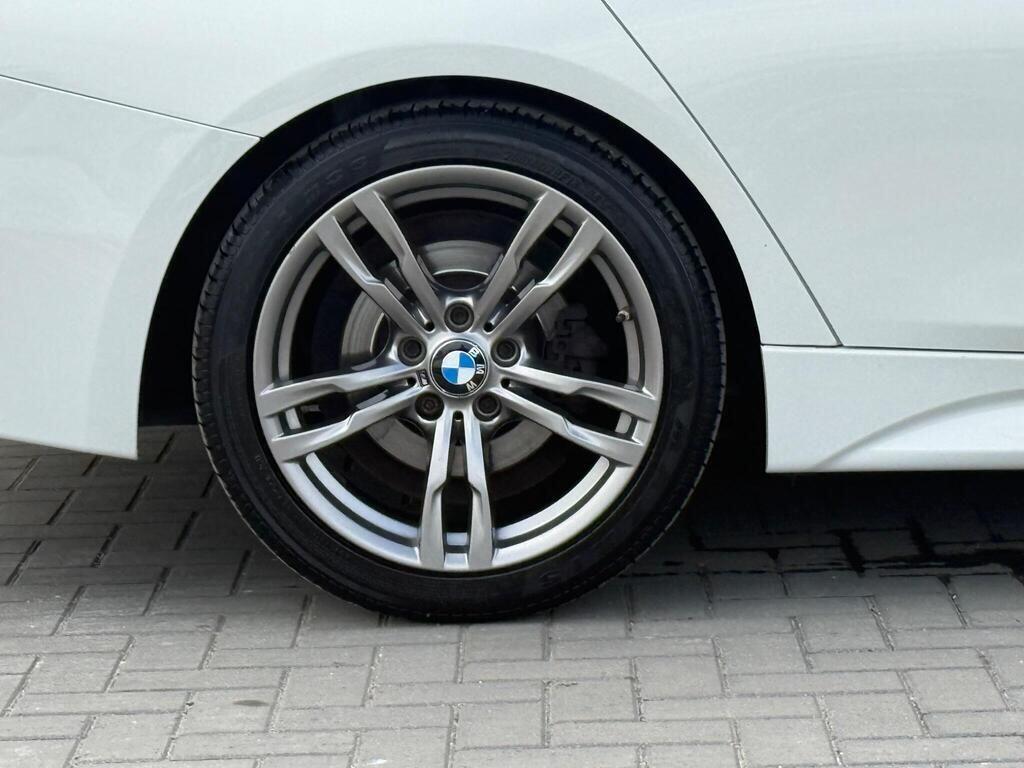 BMW 3 Series view 13