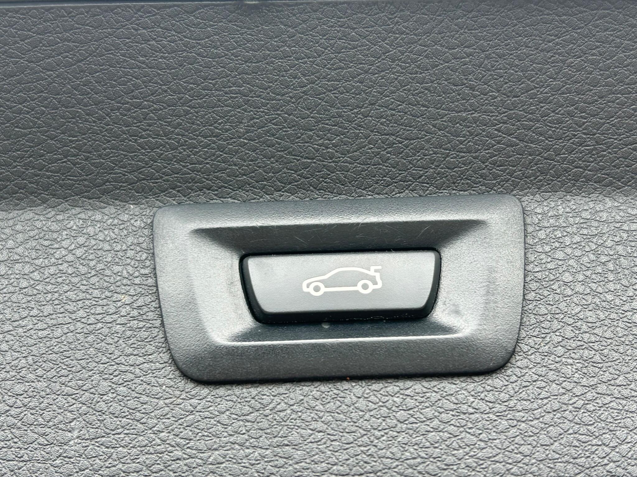 BMW 2 Series view 25
