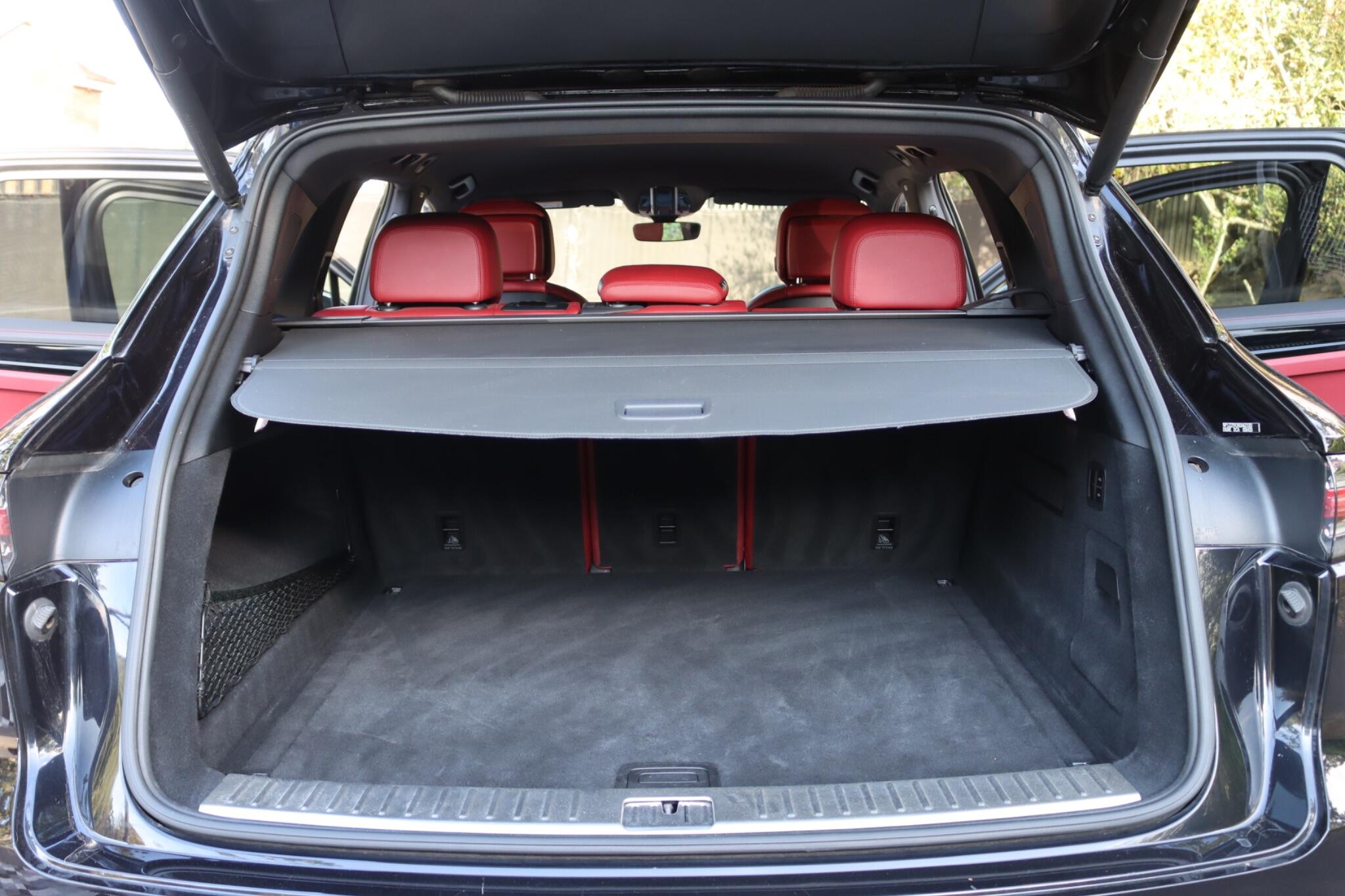 Porsche Cayenne view 8