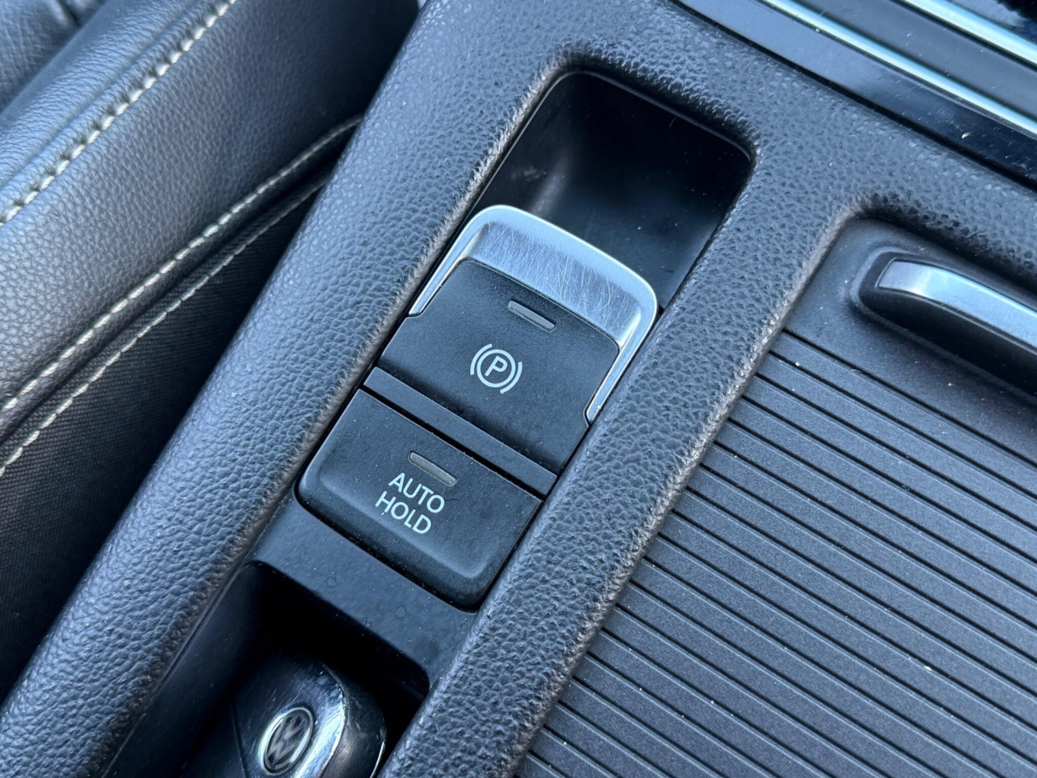 Volkswagen Passat - Image 60