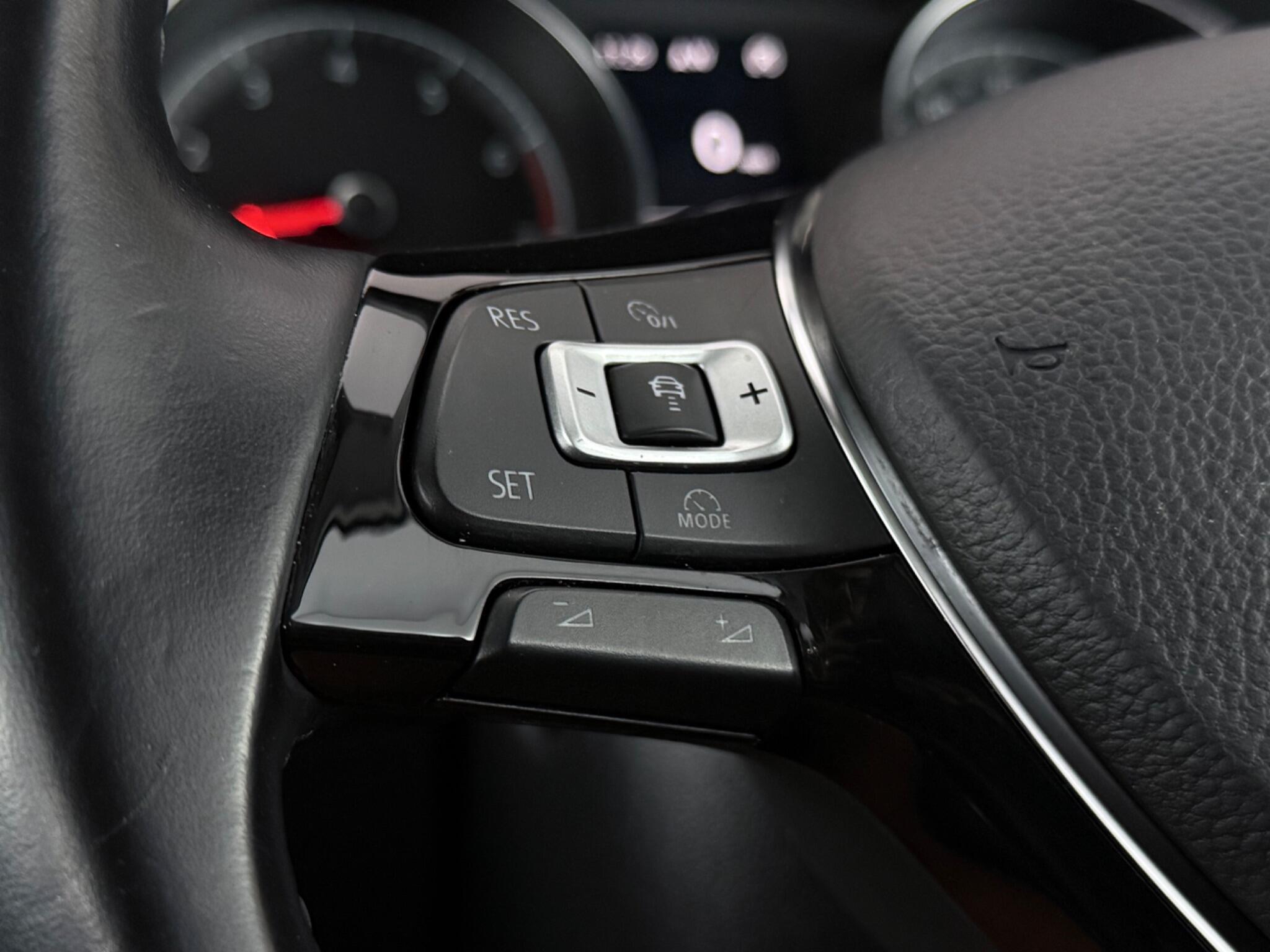 Volkswagen Golf view 14