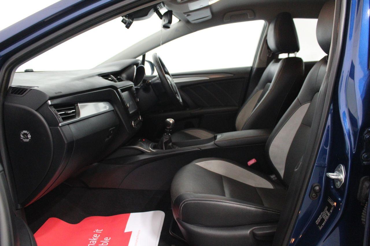 Toyota Avensis view 50