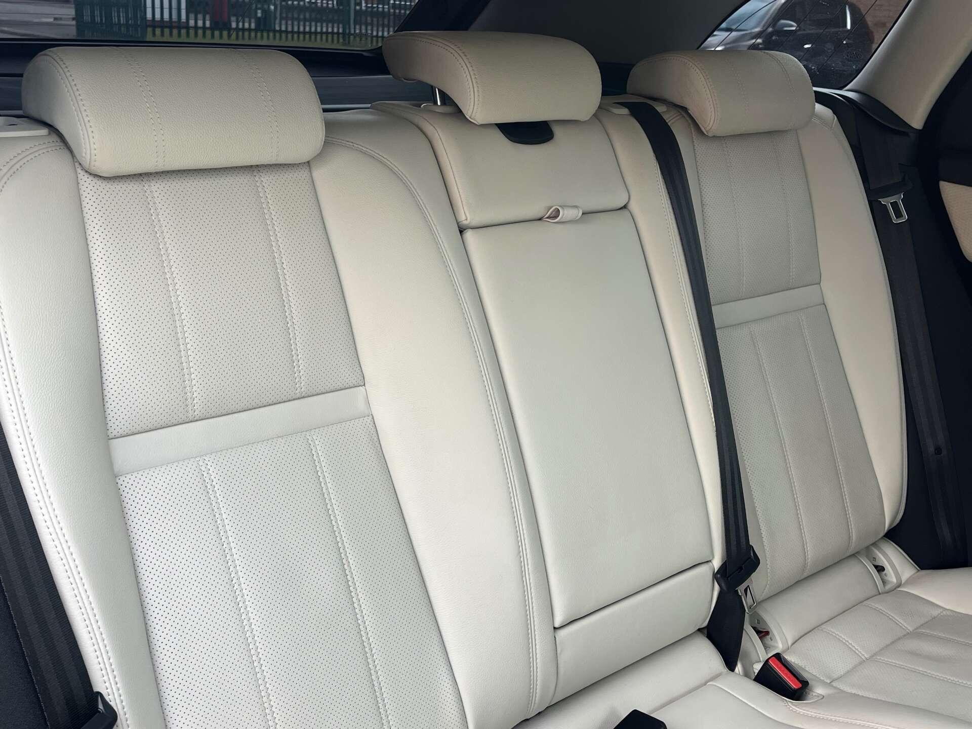 Land Rover Range Rover Velar view 13
