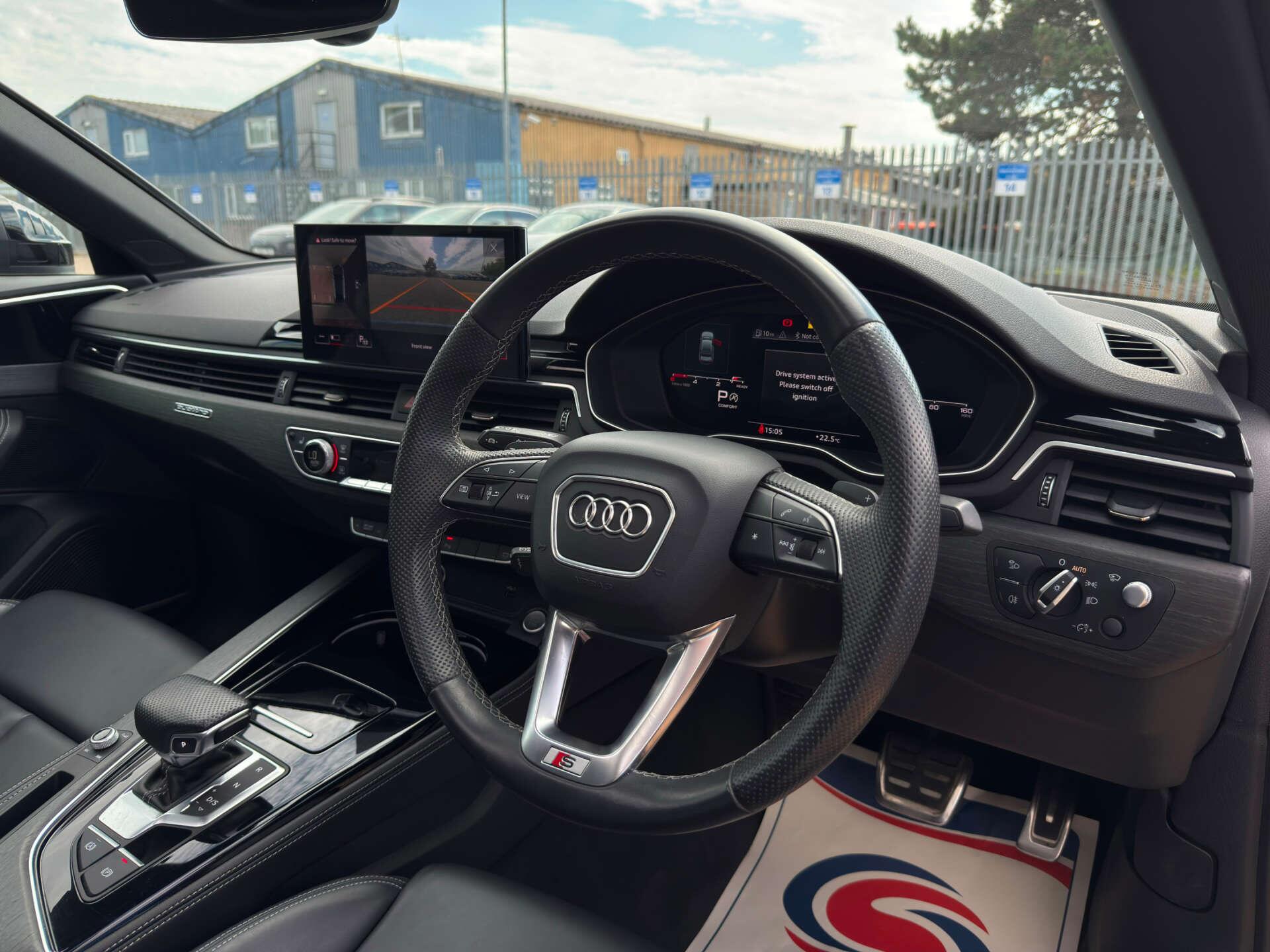 Audi A4 view 23