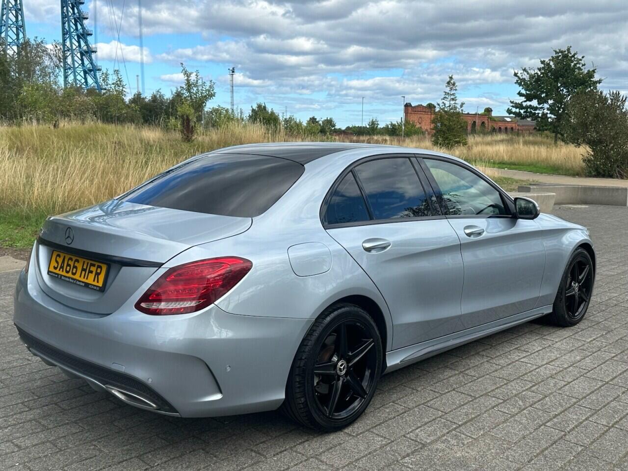 Mercedes-Benz C-Class view 43