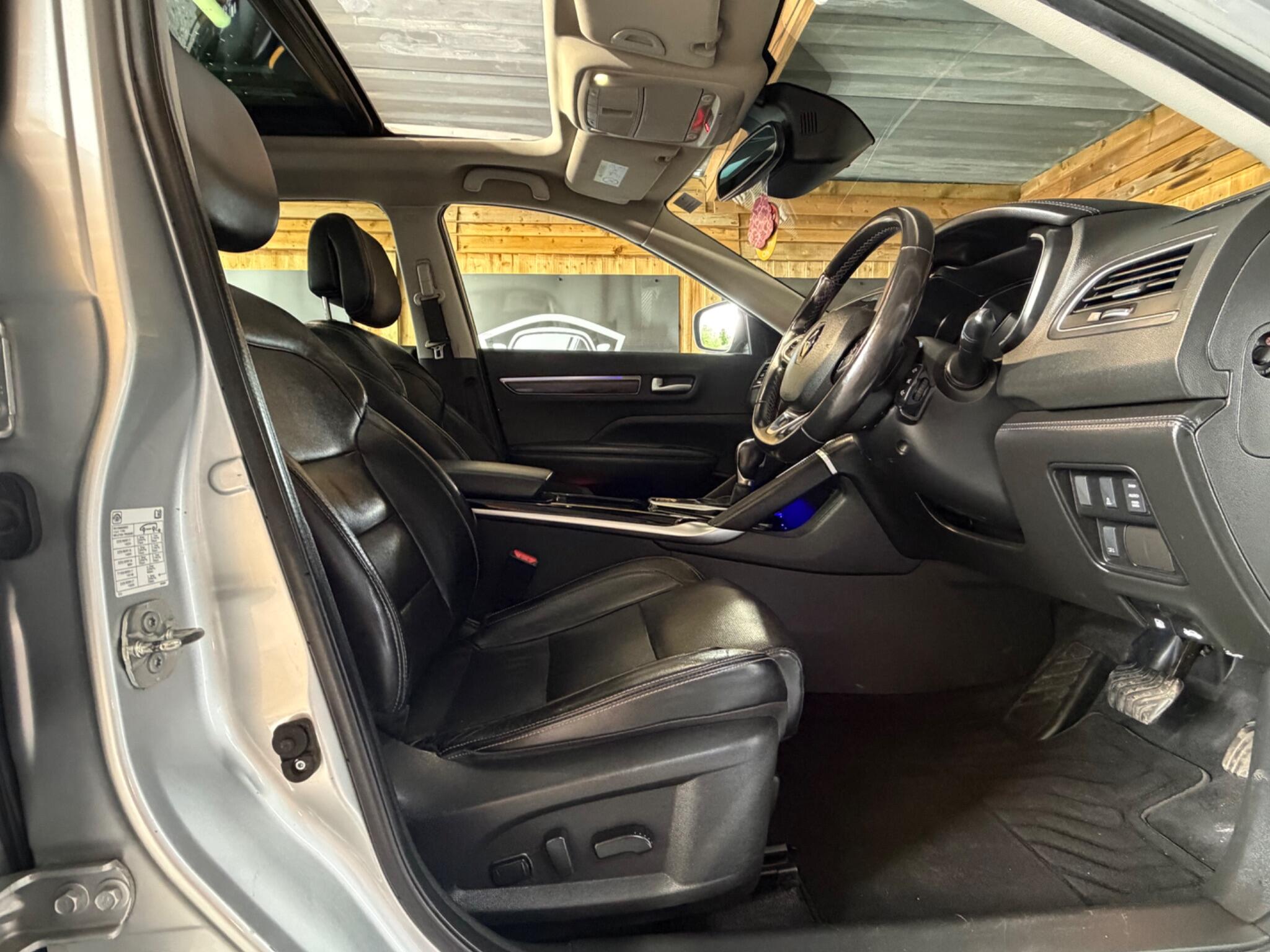 Renault Koleos view 16
