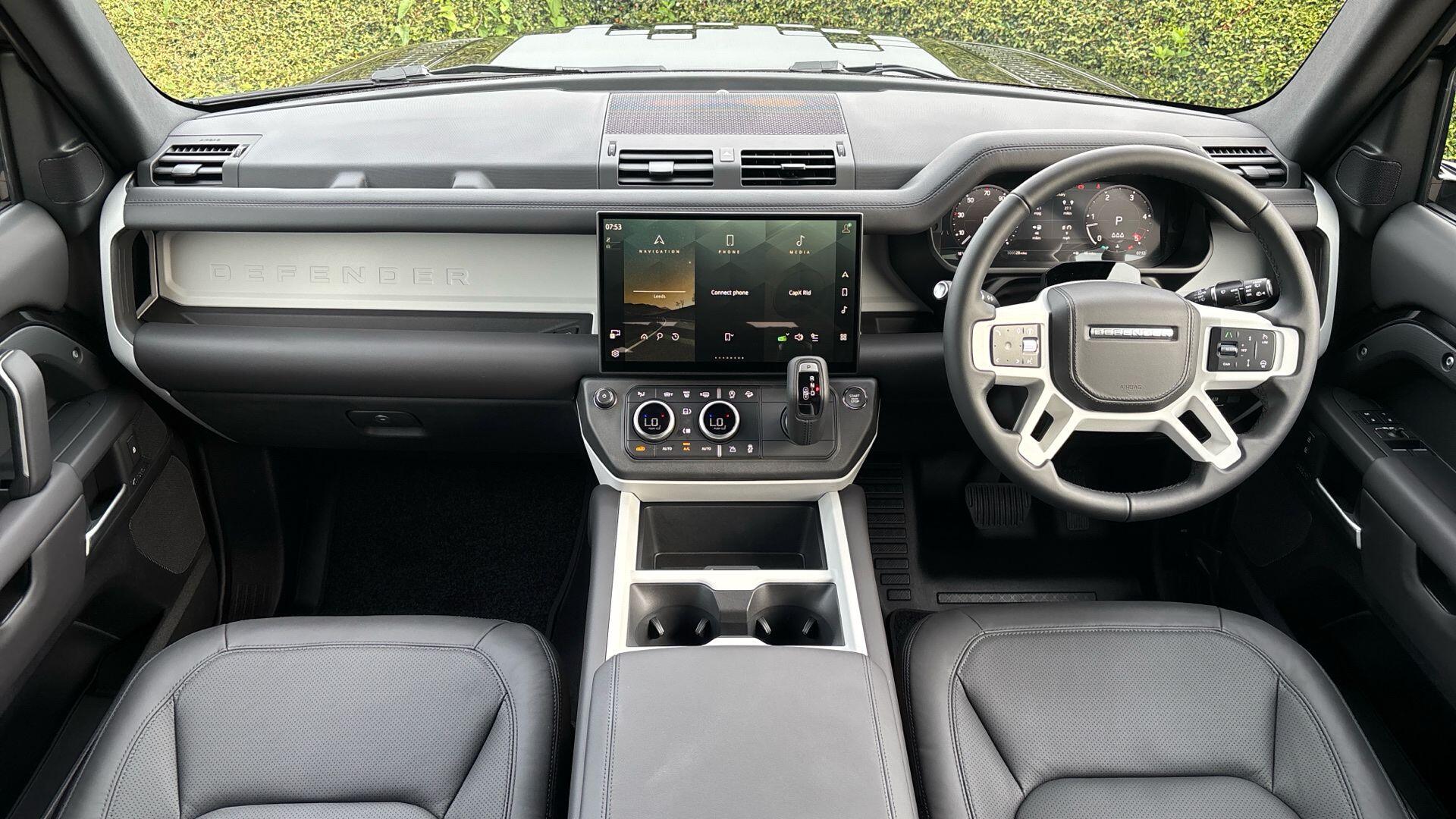 Land Rover Defender view 7
