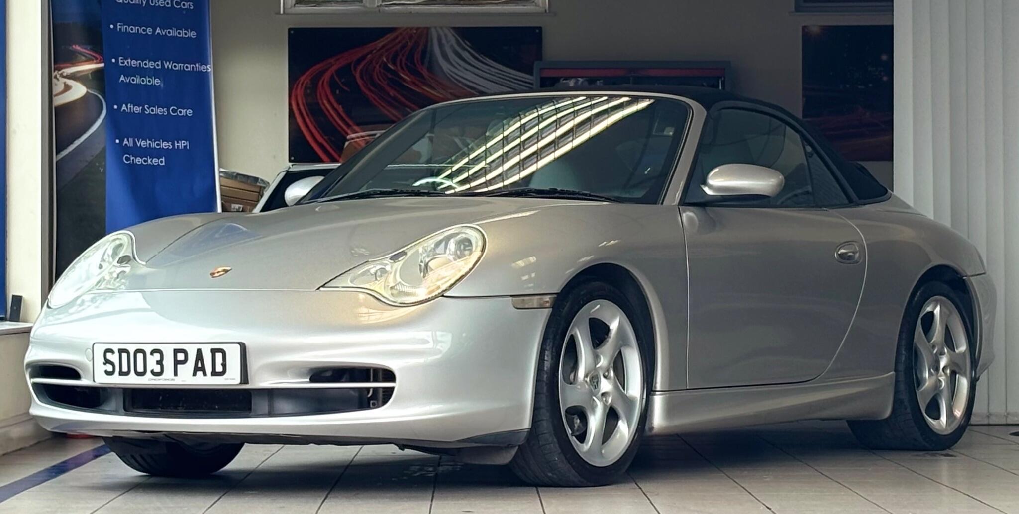 Porsche 911 view 6