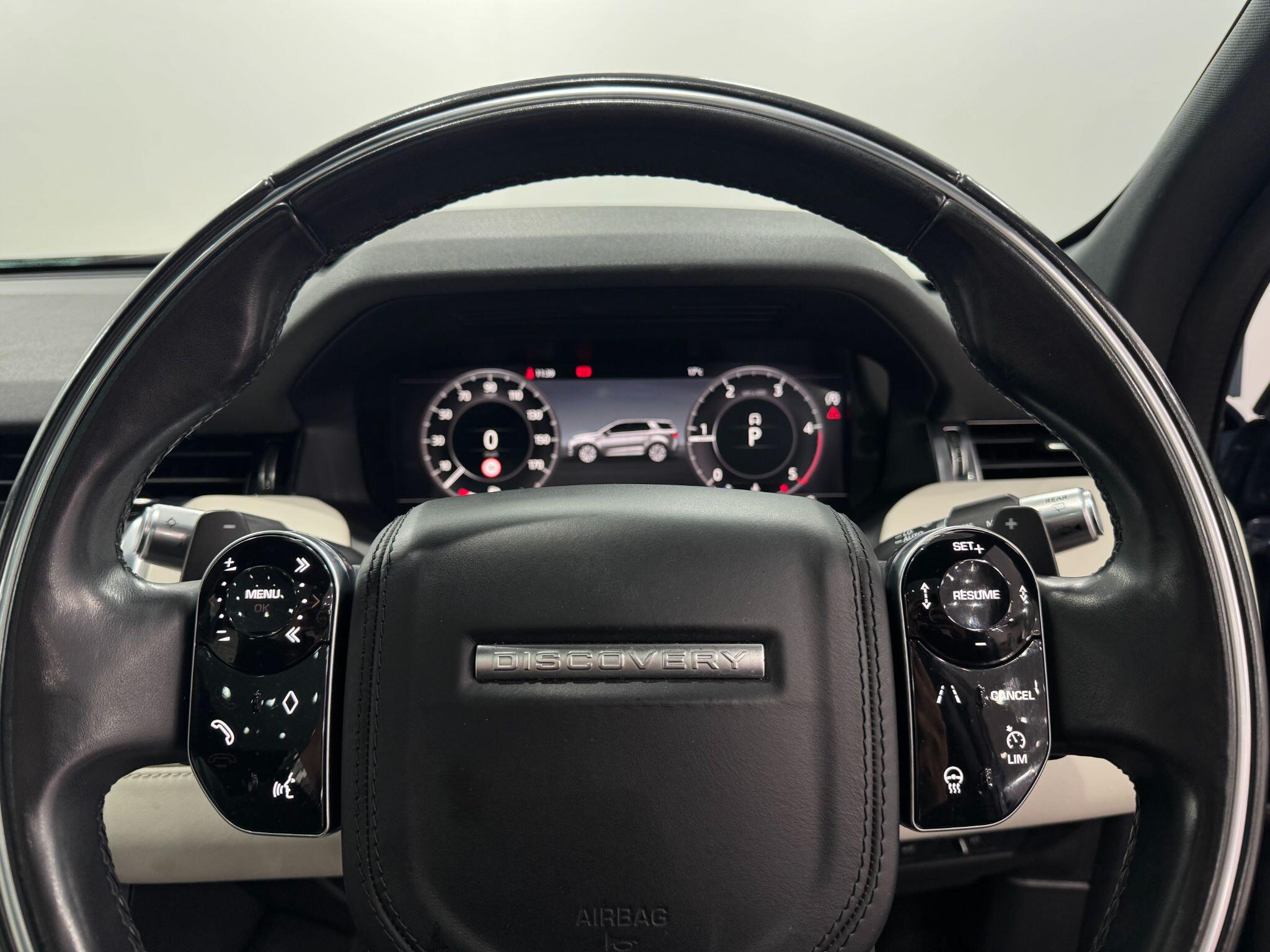 Land Rover Discovery Sport view 40