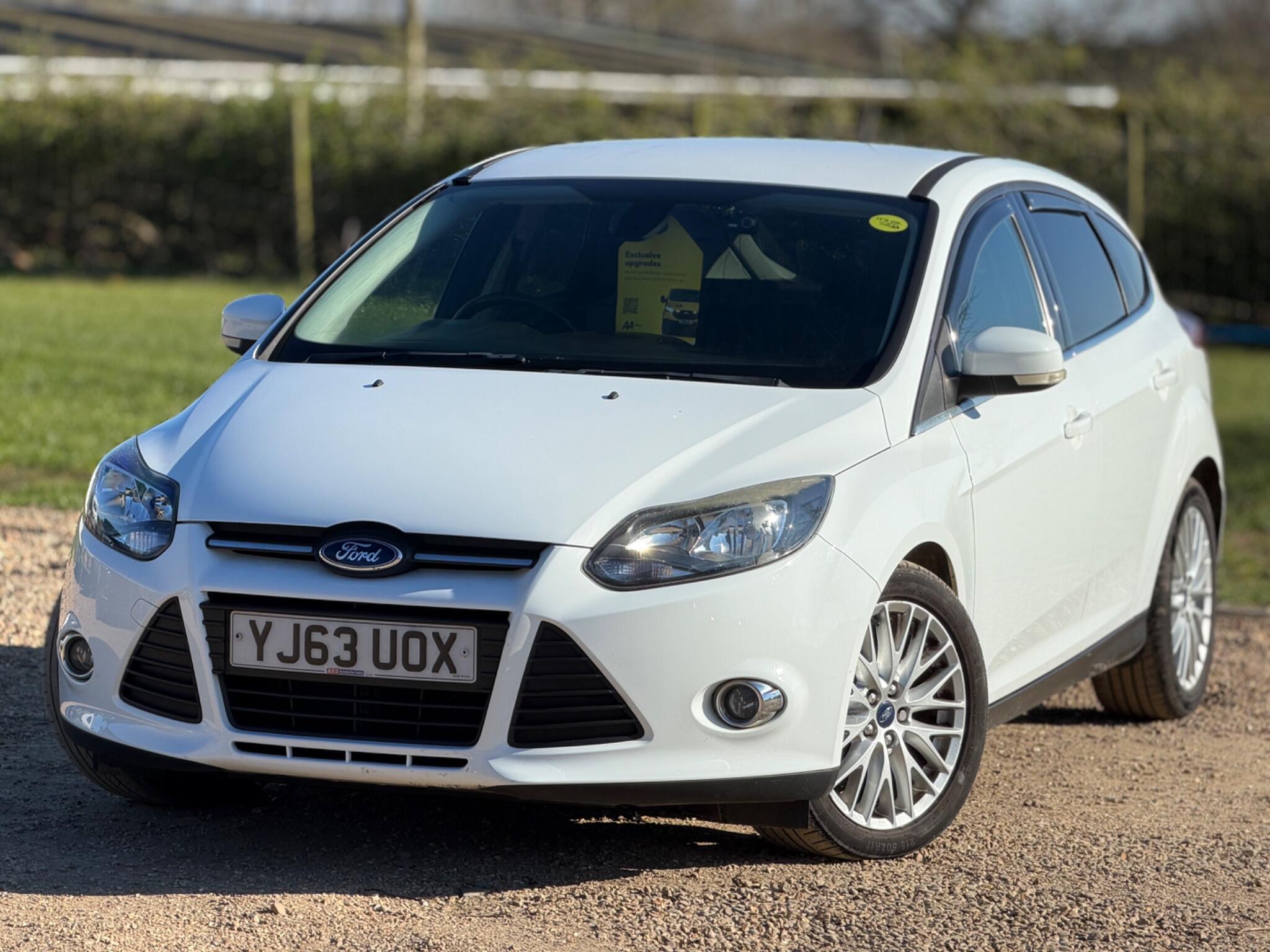 2013 Ford Focus 1.6 TDCi Zetec Euro 5 (s/s) 5dr image 3