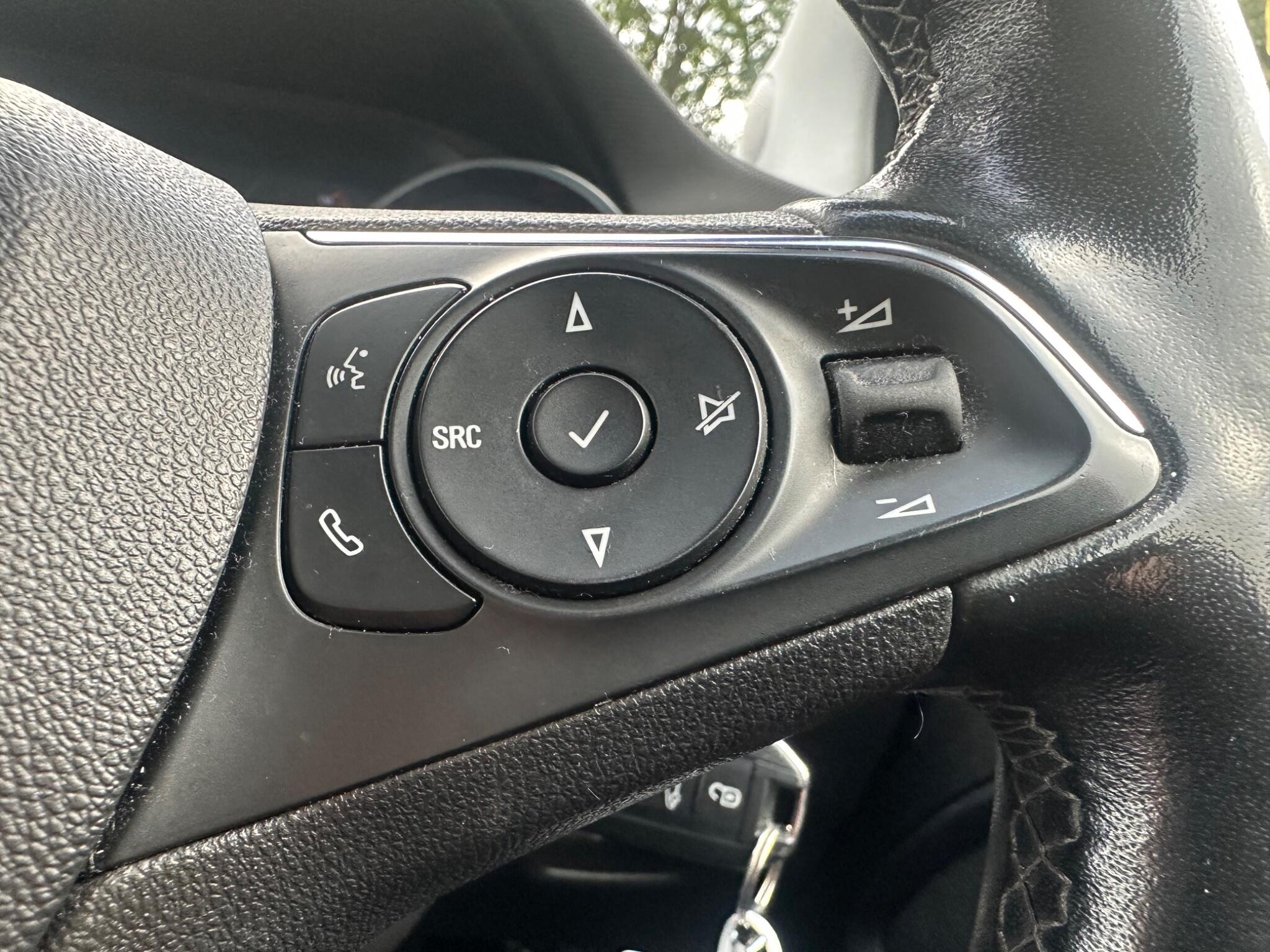 Vauxhall Crossland view 15