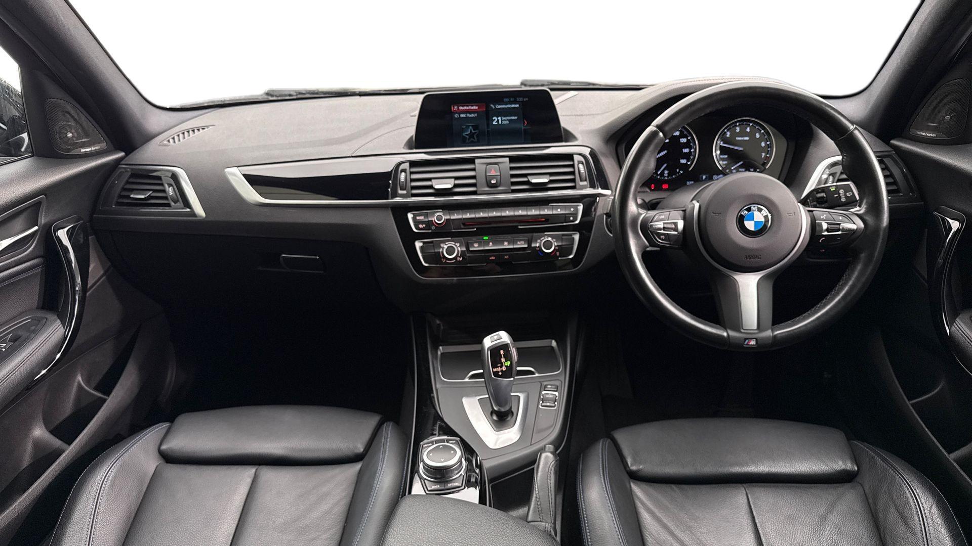 BMW 1 Series view 4