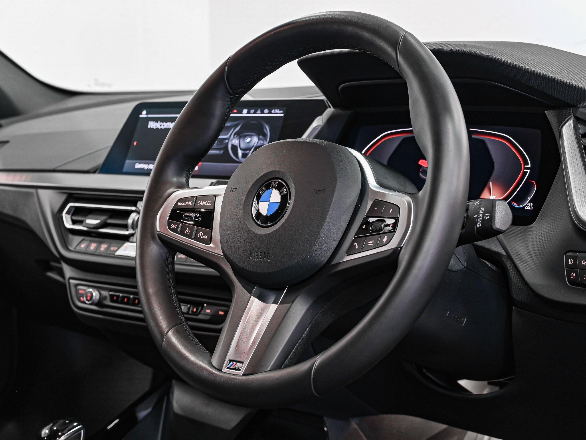 BMW 1 Series view 7